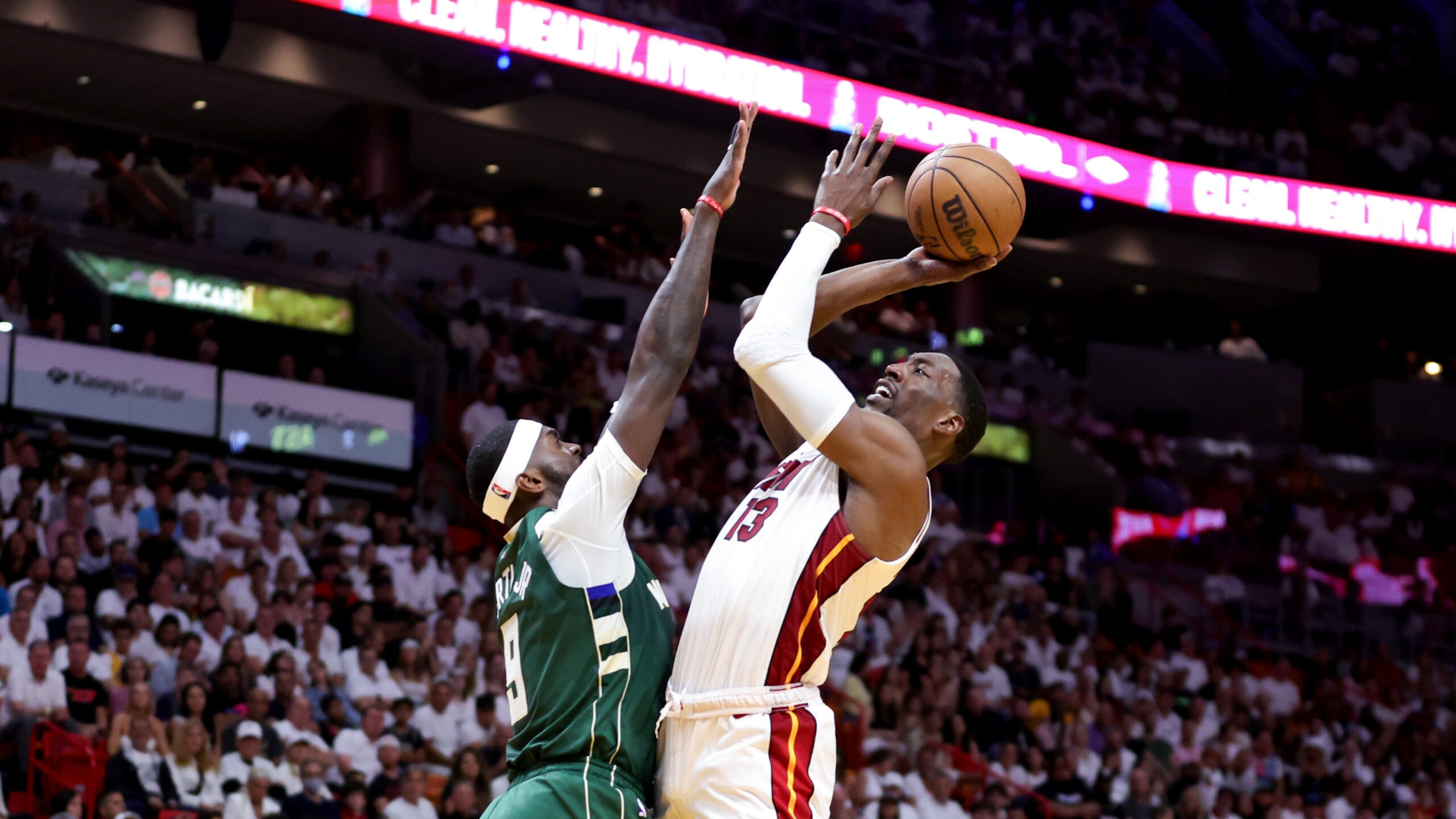 The latest: Pivotal Emirates NBA Cup night gets rolling