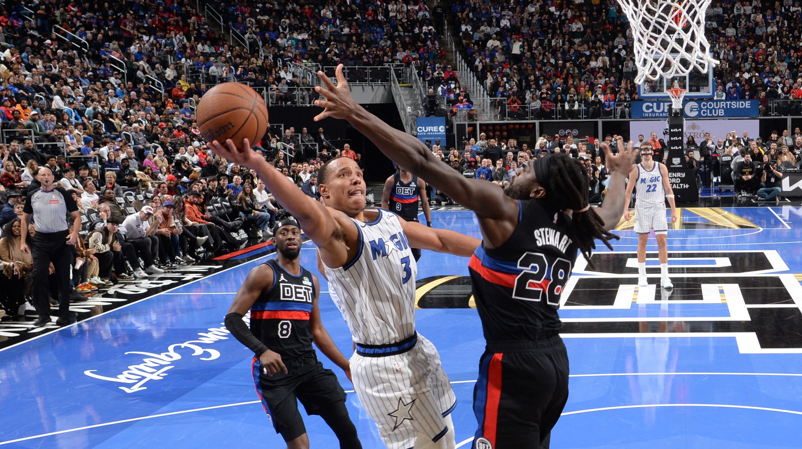 Behind Bane's 37, Magic edge Pistons to win East Group B