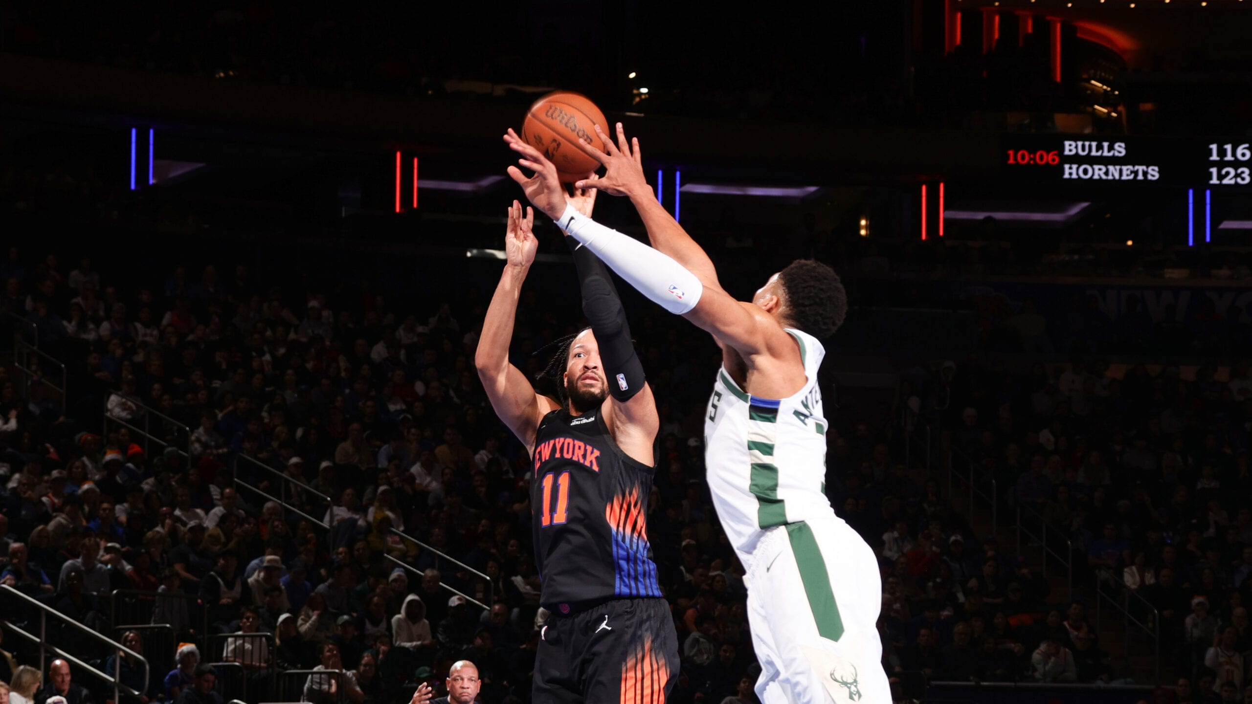 Carried by Brunson, Knicks advance to Knockout Rounds