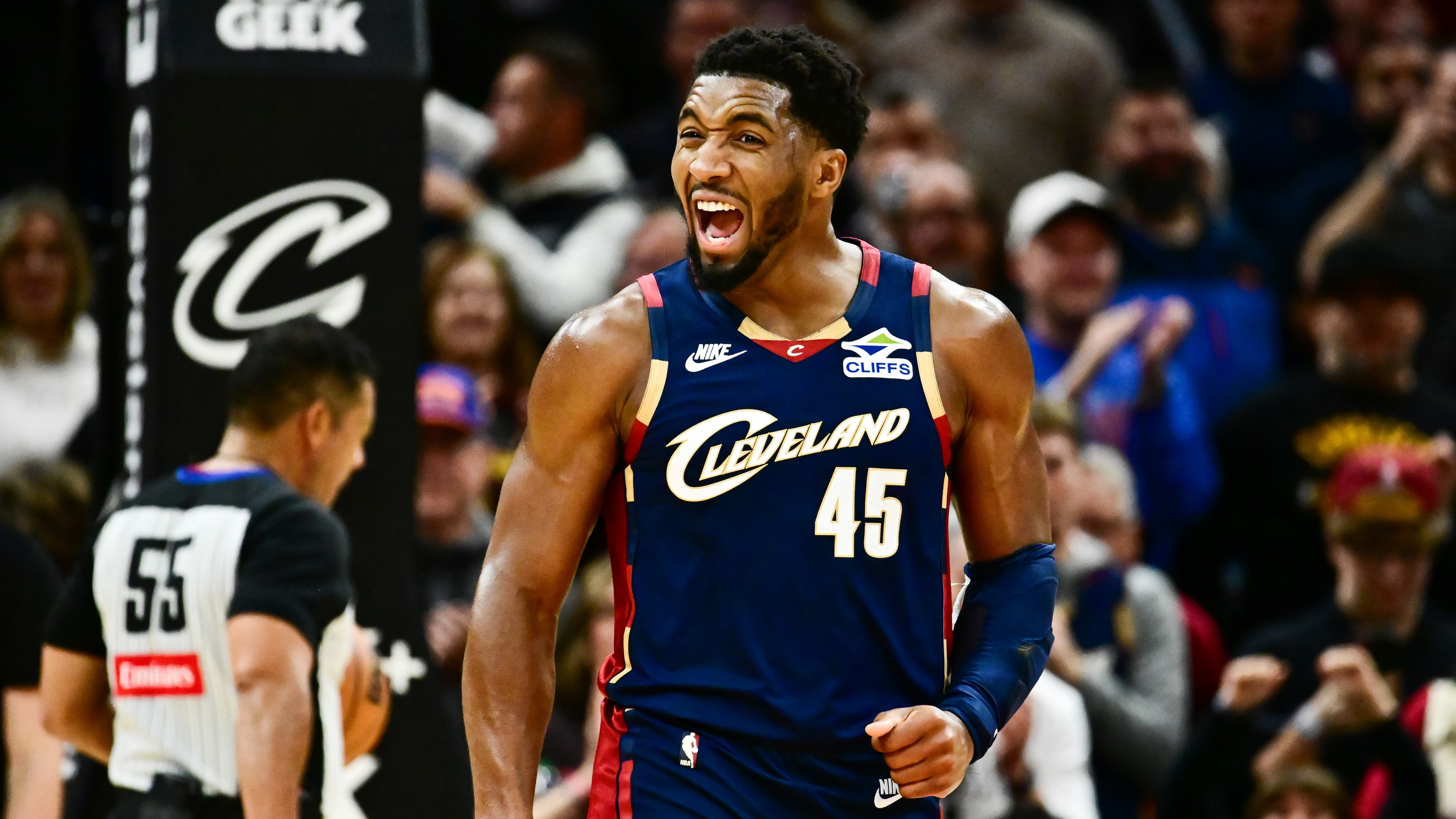 Down 19, Cavs close game on 12-0 run to hold off Bulls