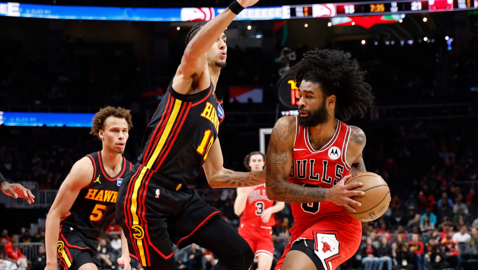 Bulls handle Hawks to tip off Sunday's 6-game slate