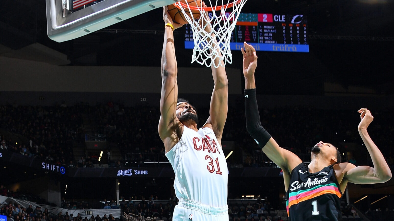 Allen, Cavs deny Spurs in Monday matchup