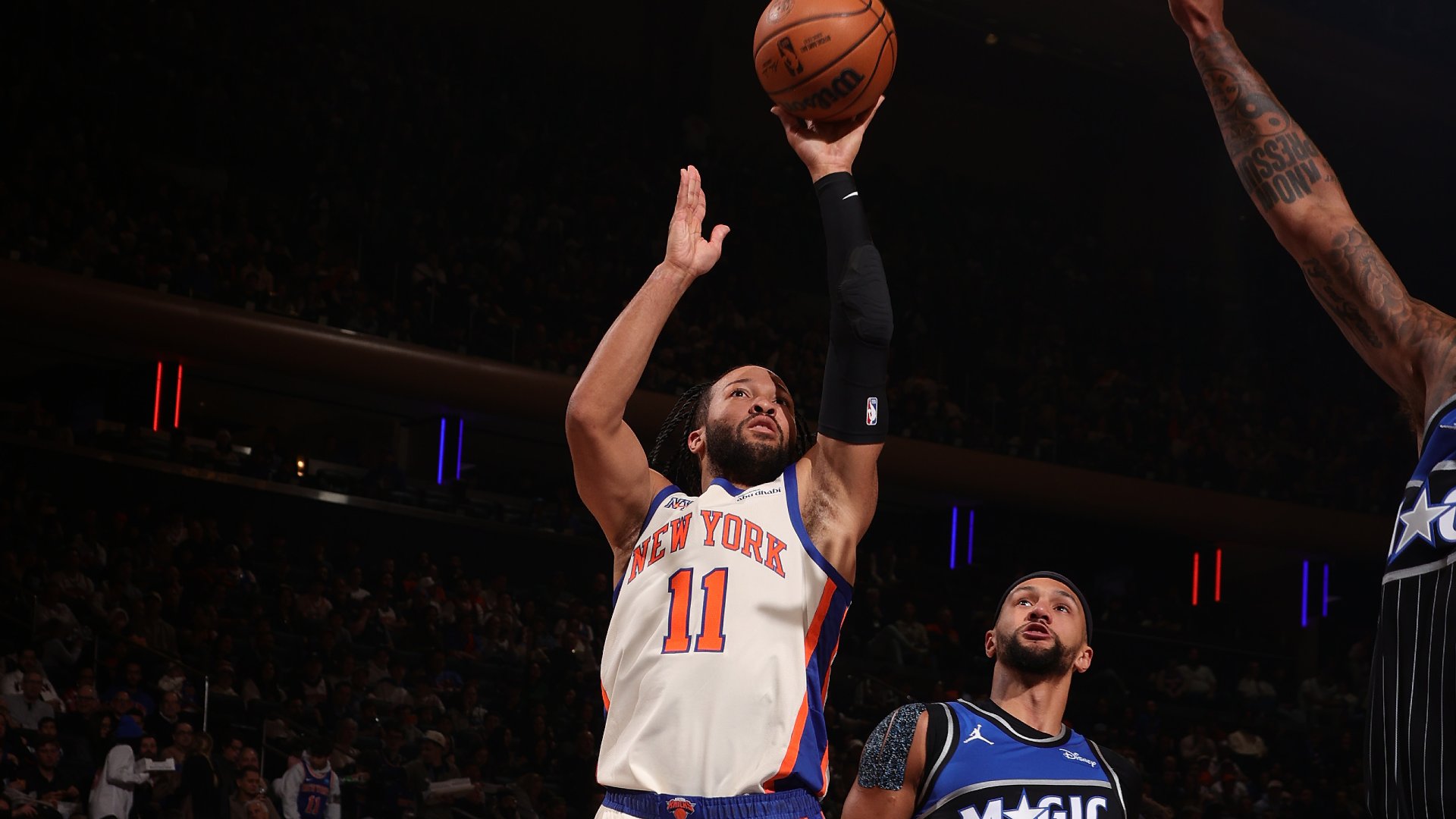 Knicks top Magic, improve to 13-1 at MSG