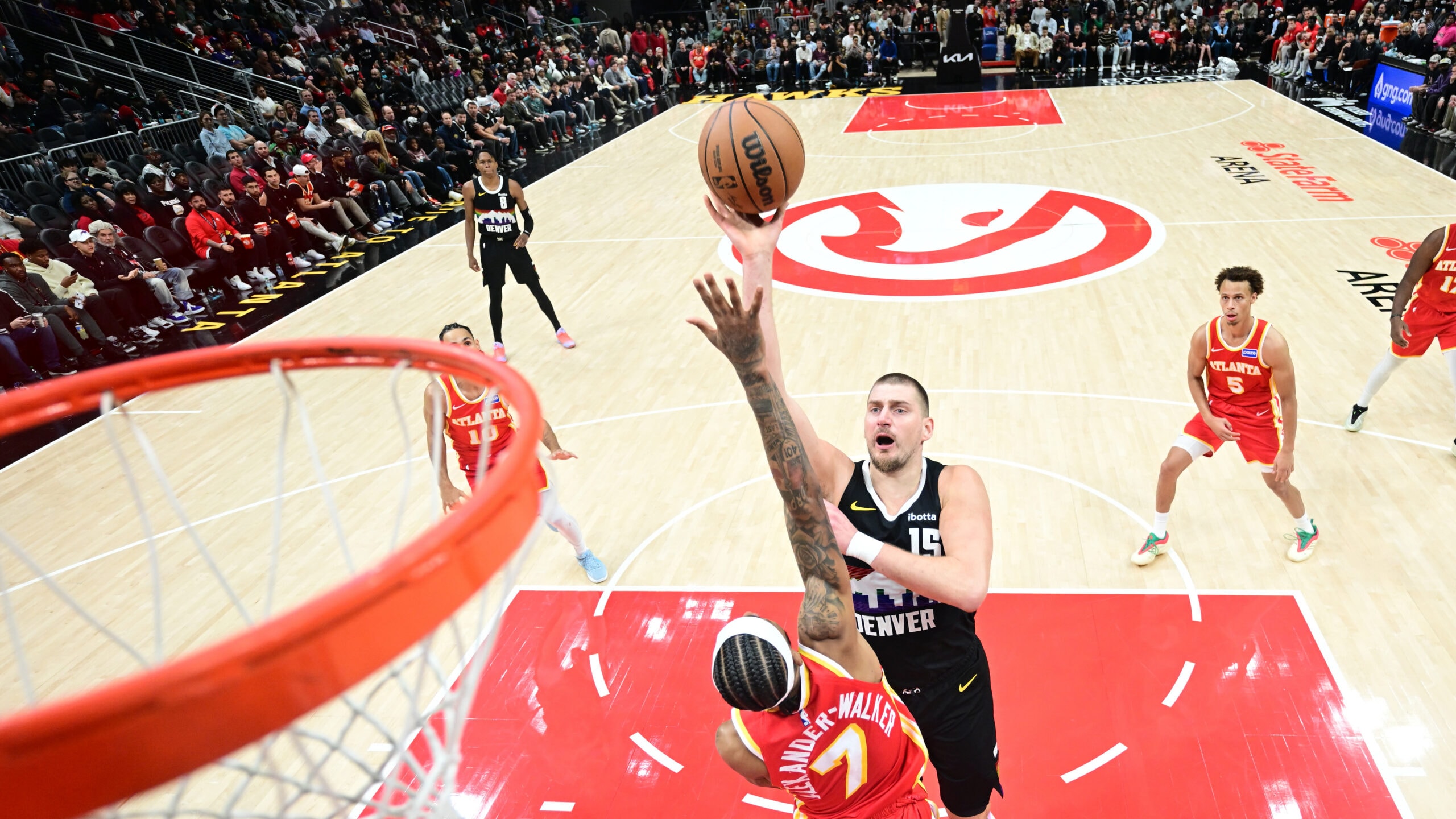 With Jokić's 40 leading way, Nuggets rally from 23 down