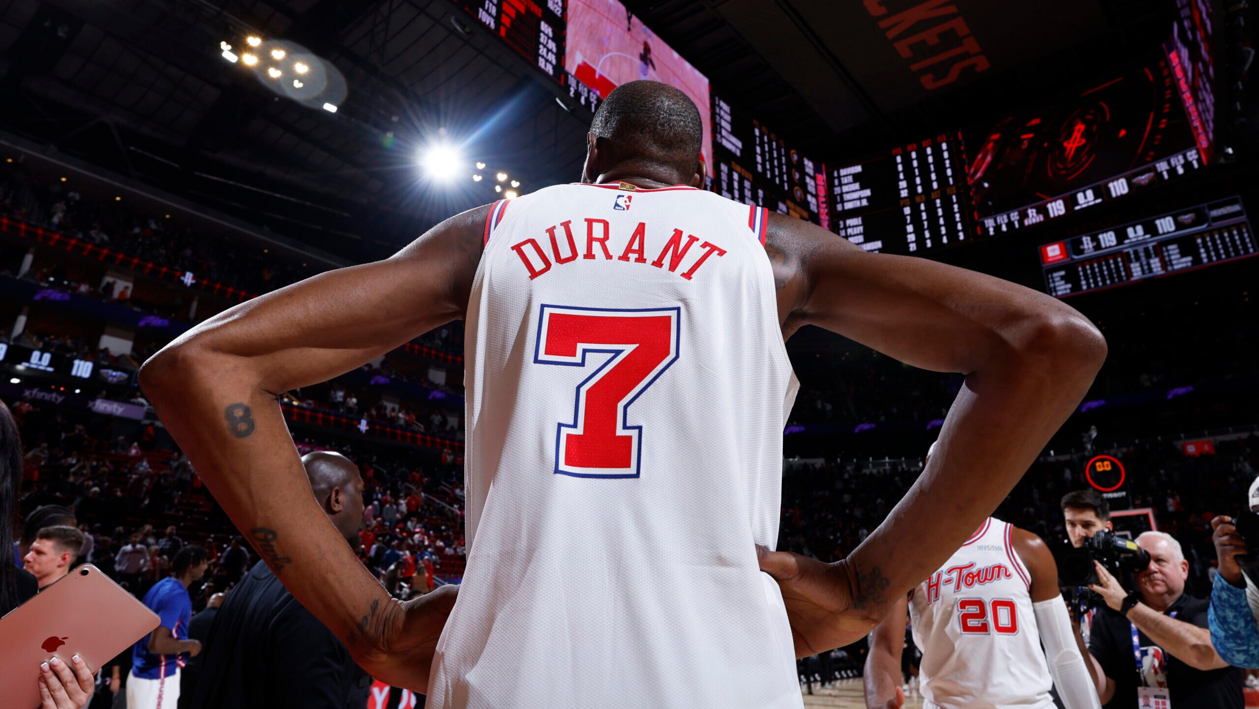 Rockets roll as KD rises to 6th in career points