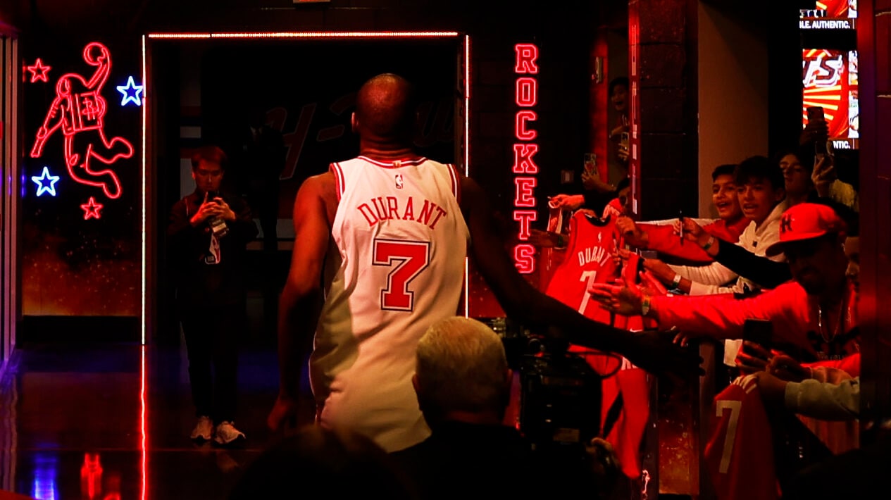 Kevin Durant passes Dirk Nowitzki for 6th on the NBA's career scoring list