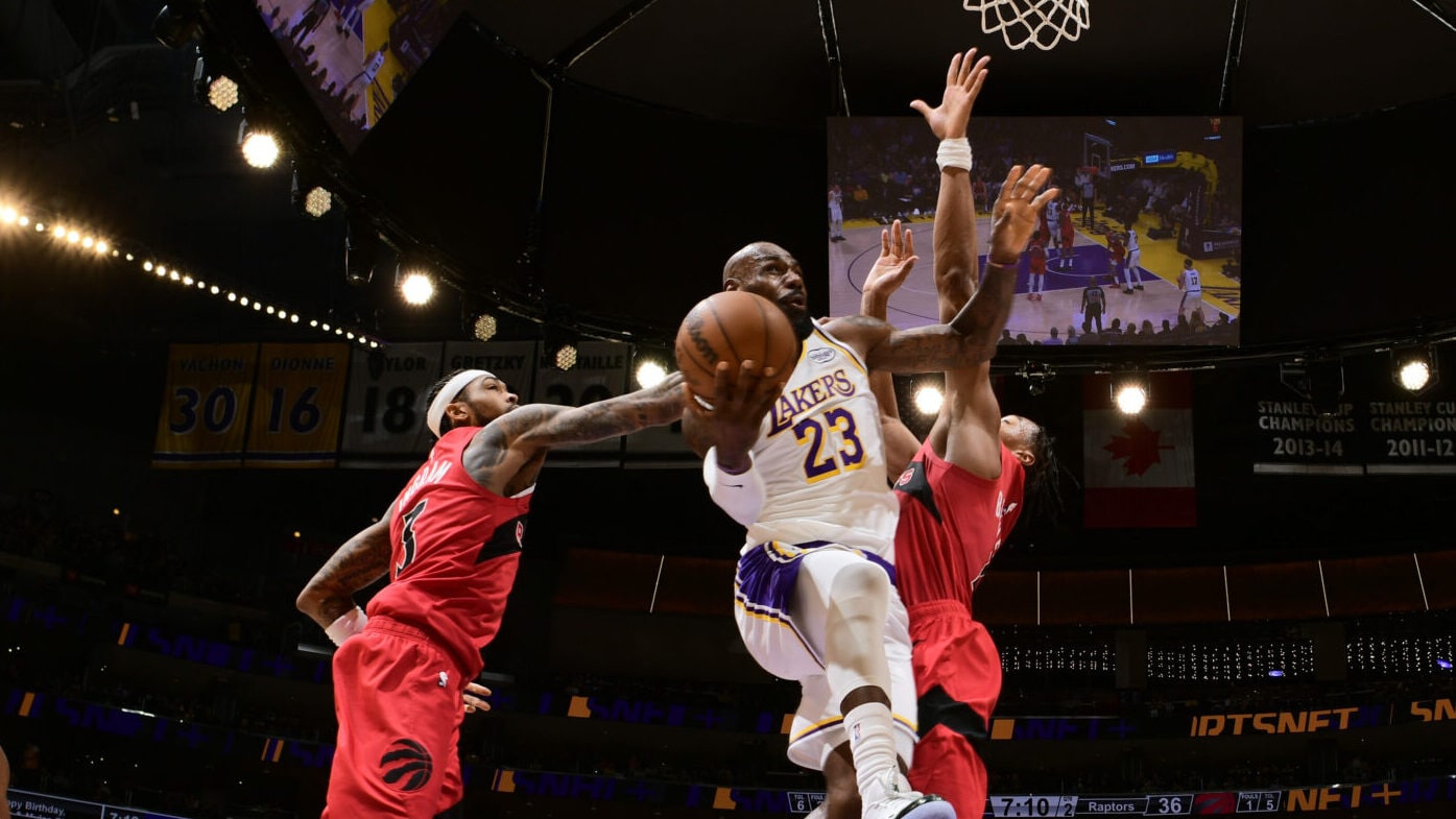 Luka, LeBron, Ayton elevate Lakers over Raptors