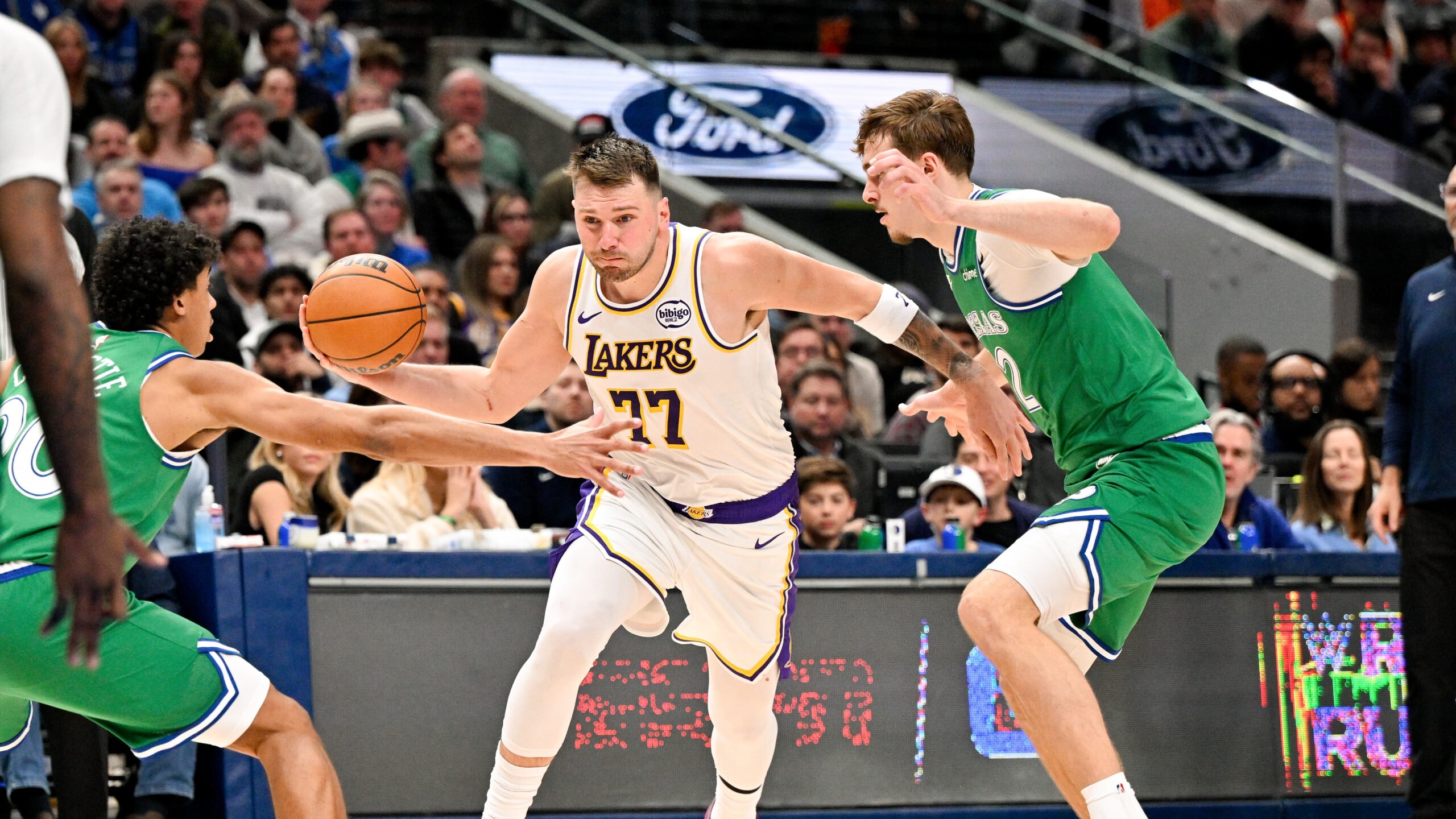 Dončić-led Lakers storm back in 4th to cool off Mavs