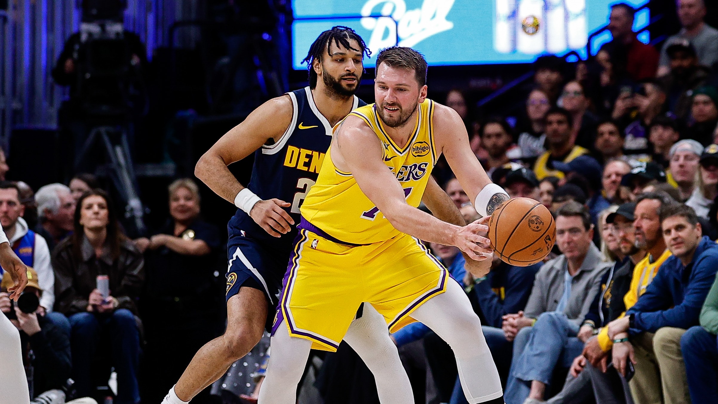 Dončić's triple-double, 16-0 run in 4th help Lakers rally