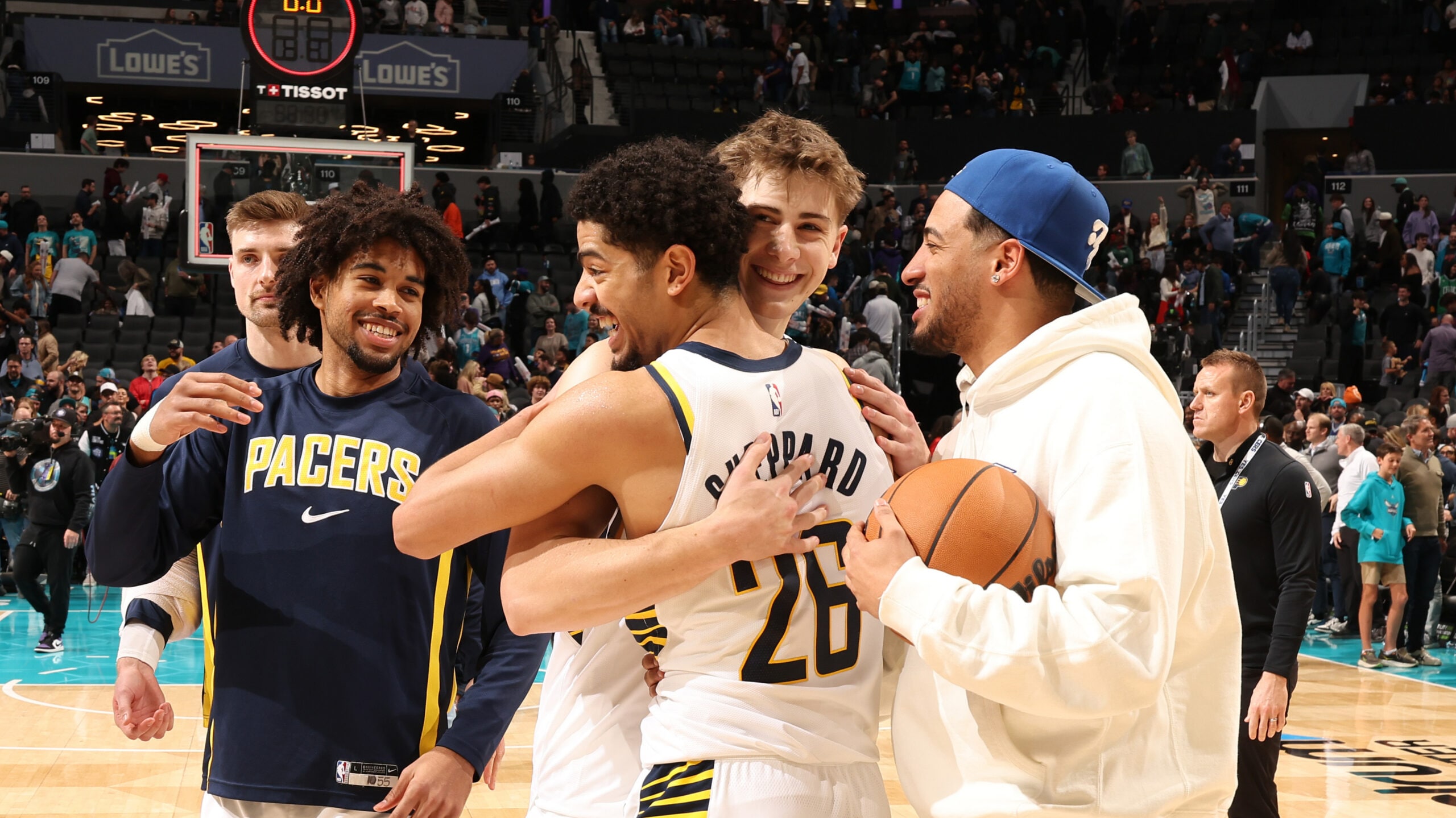 Pacers hold off Hornets to give Carlisle 1,000th victory