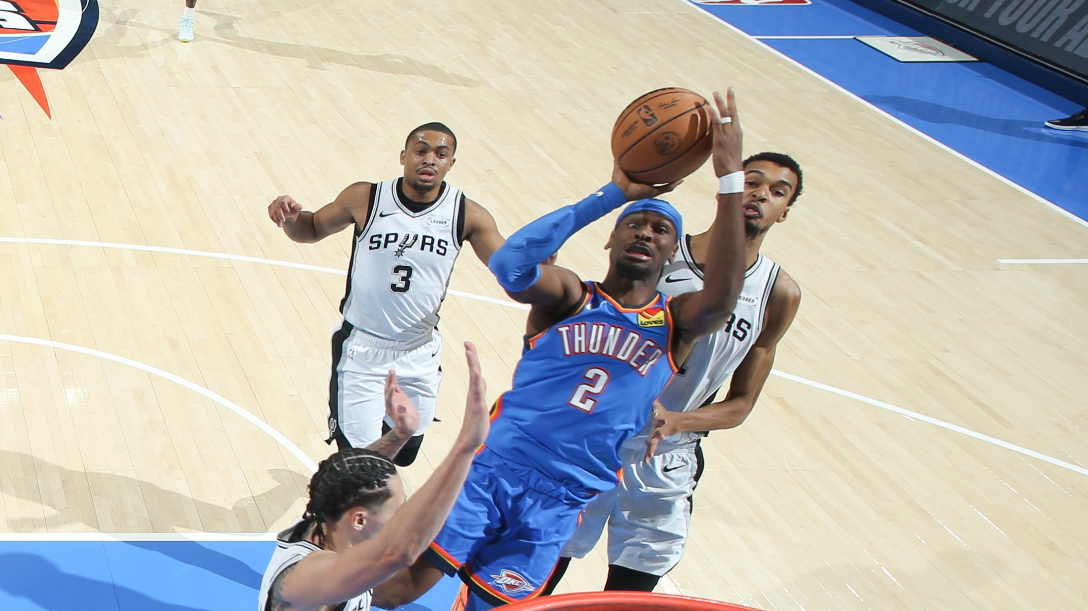 SGA-led Thunder drop Spurs, win 4th straight