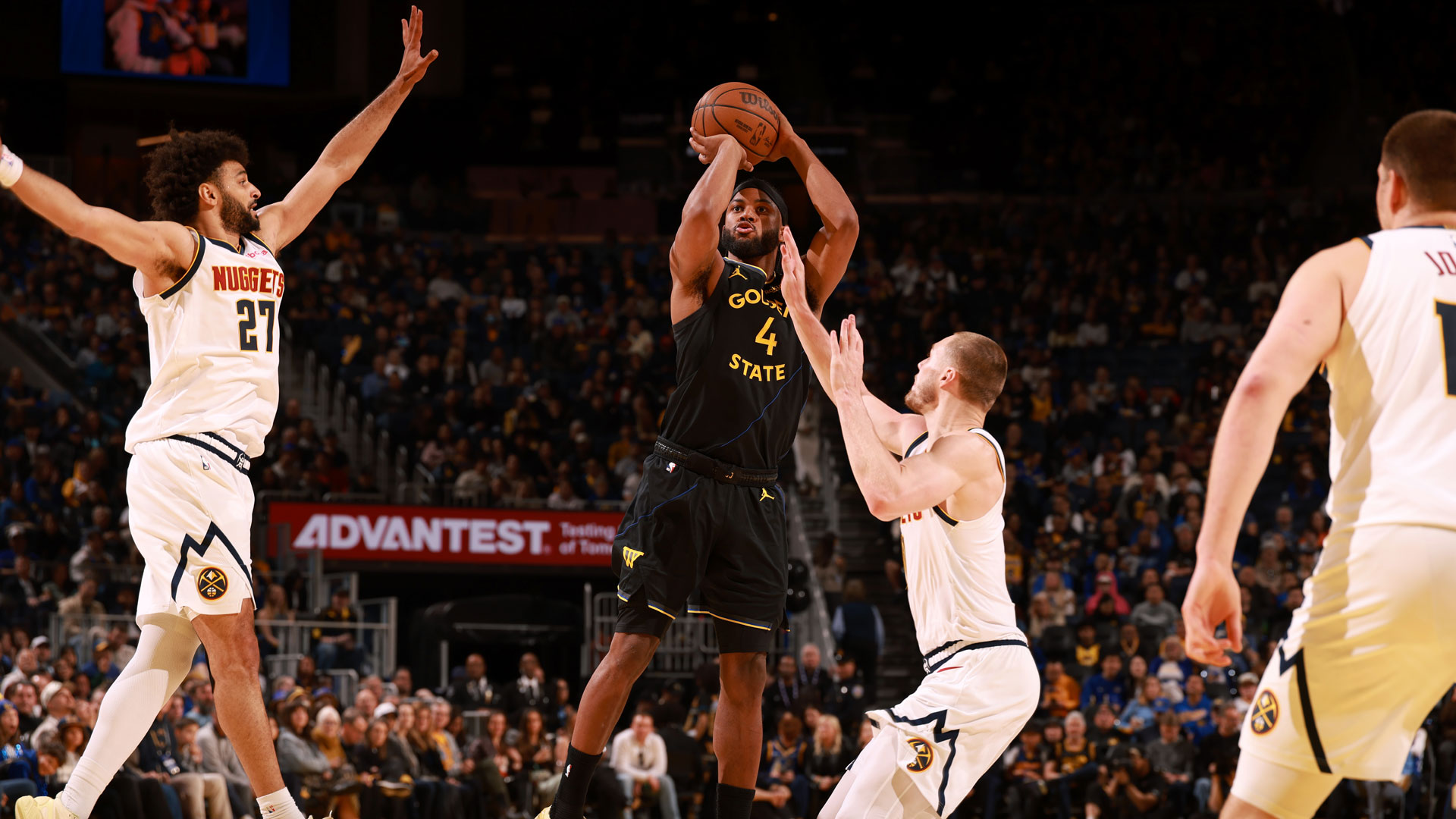 Balanced Warriors close out Nuggets