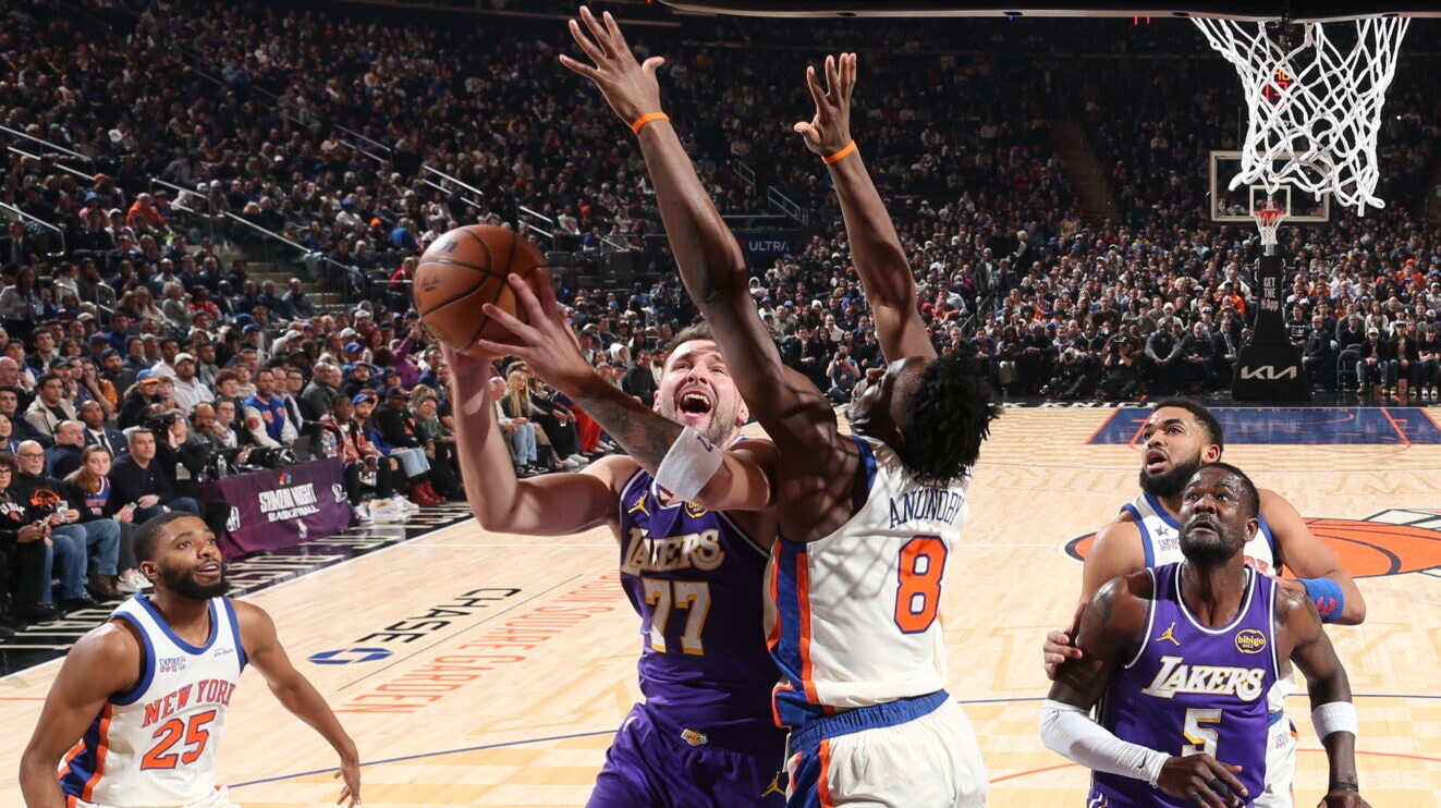 Knicks win 6th straight, lock down Lakers at MSG