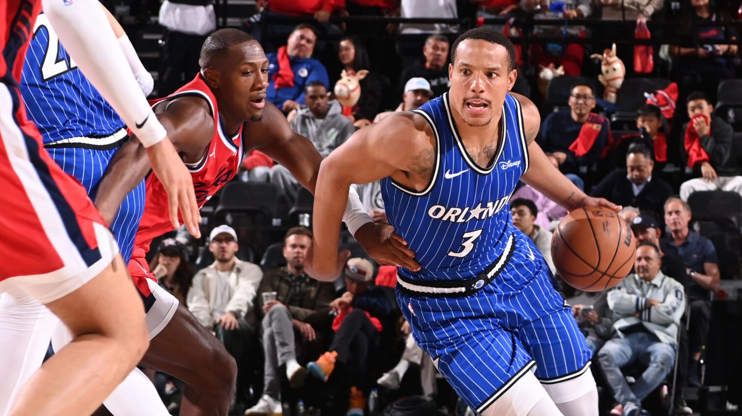 Magic power past Clippers in thrilling finish