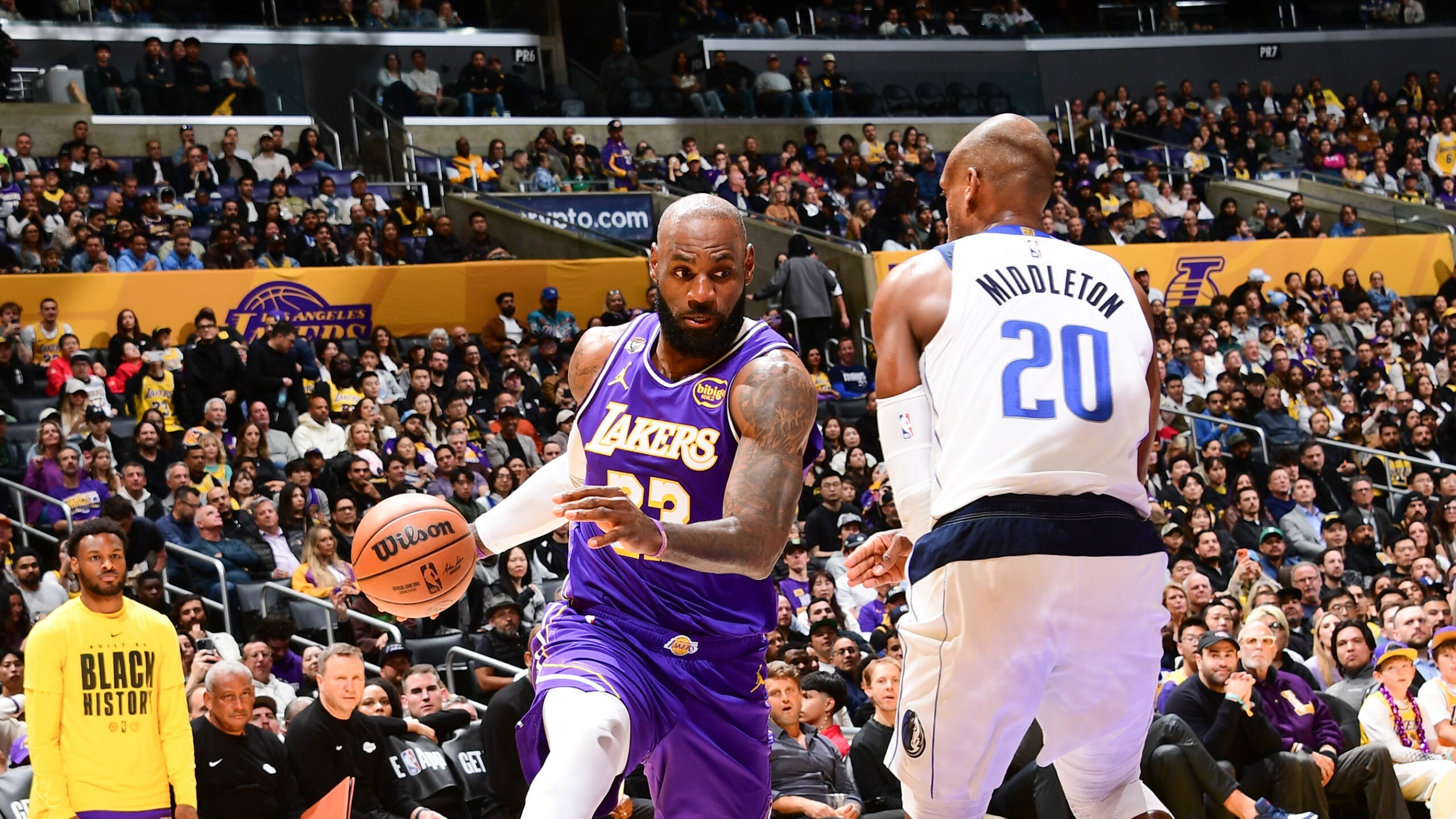 Lakers, Mavs look to go into All-Star break on high note