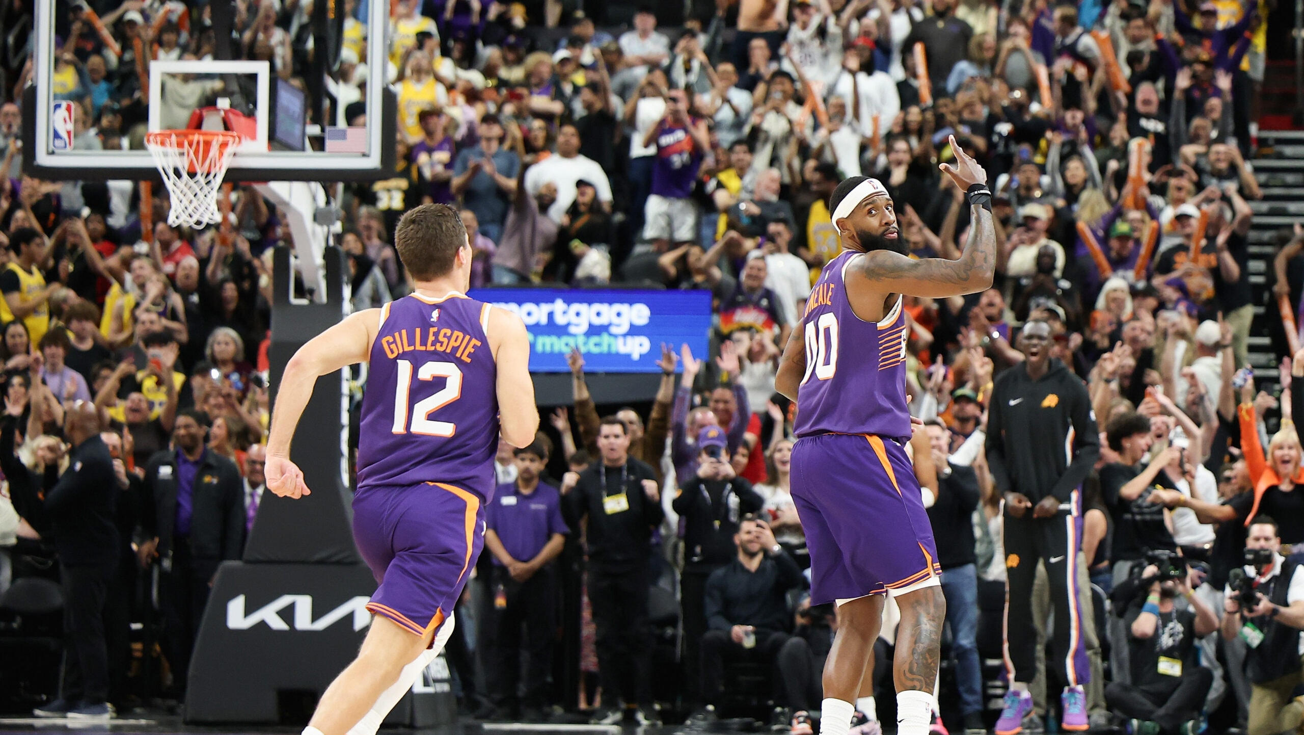 Suns top Lakers on O'Neale's game-winning 3-pointer