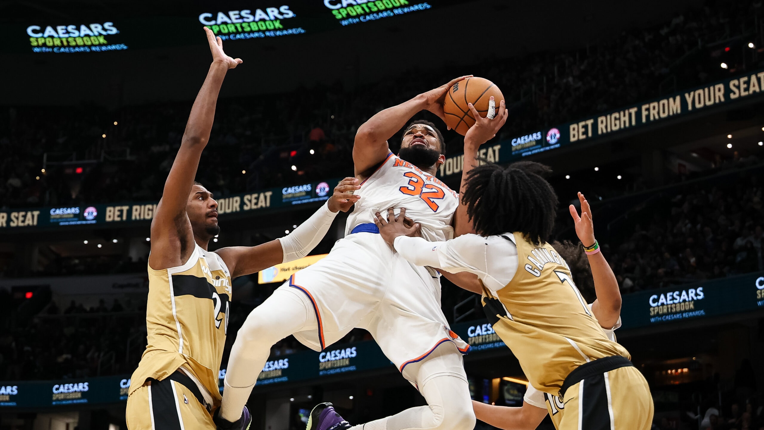 Knicks start fast in D.C., roll to 7th straight win