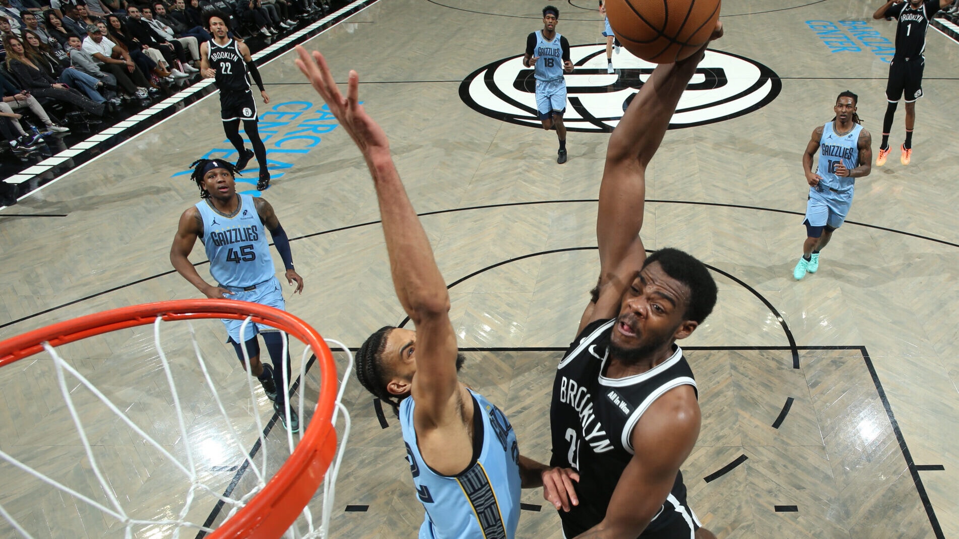 Monday's Top 10 plays: Sharpe's power jam