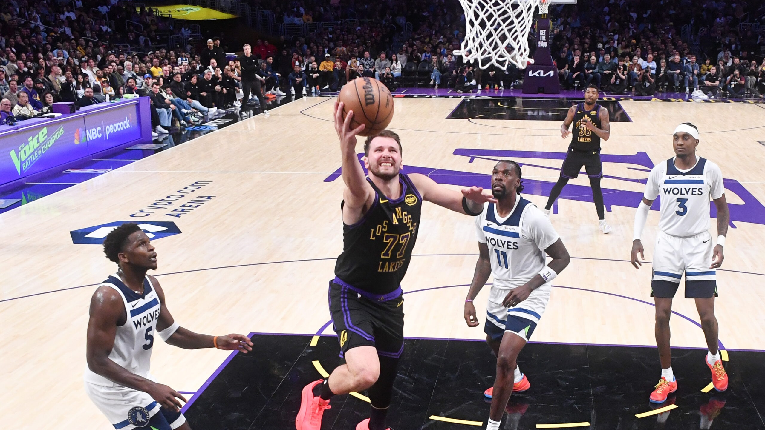 Dončić, Reaves drop 31 each in key win vs. Wolves