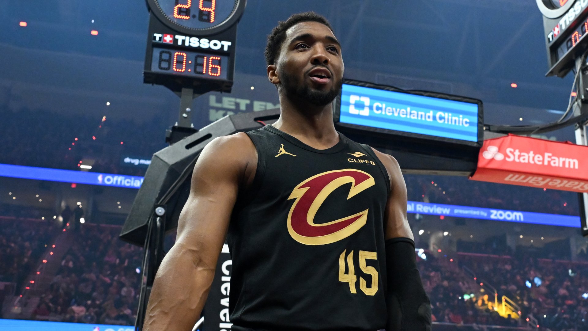 Trending Topics: Who are top 6 teams in East?