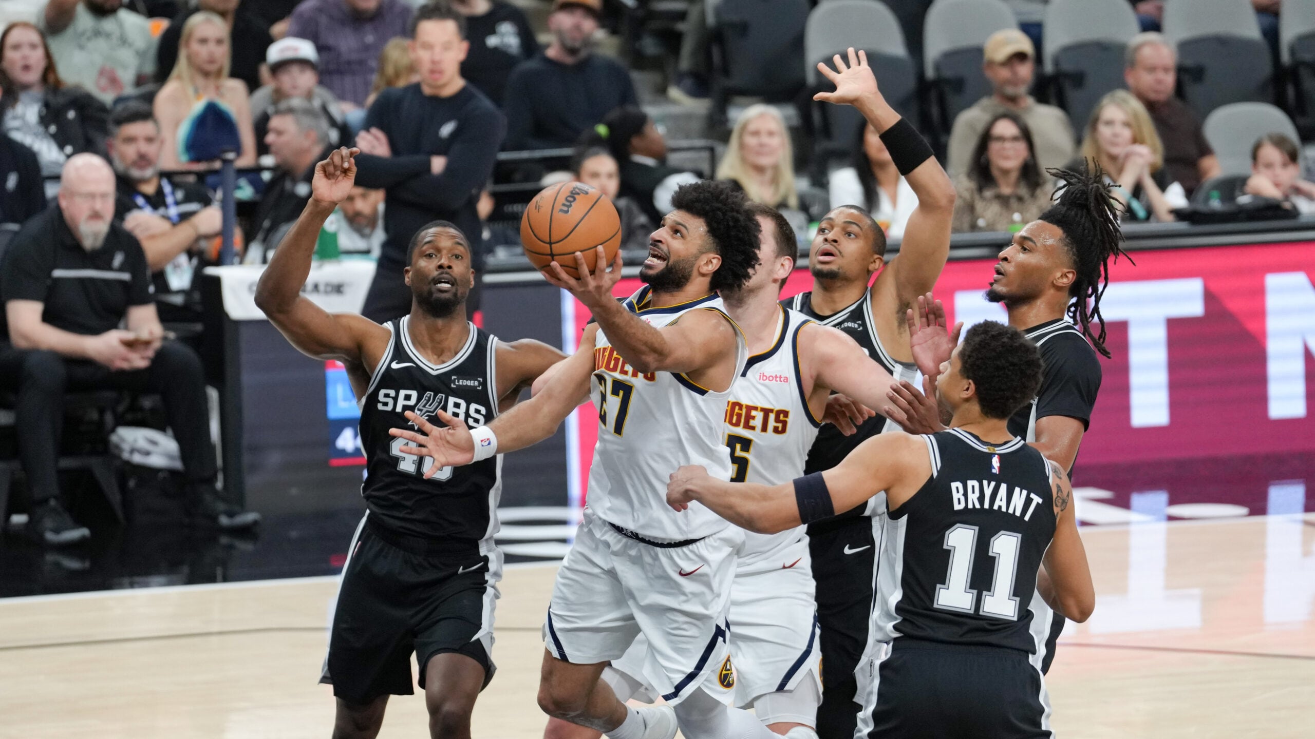 Murray shines in 4th, helps Nuggets rally from down 20