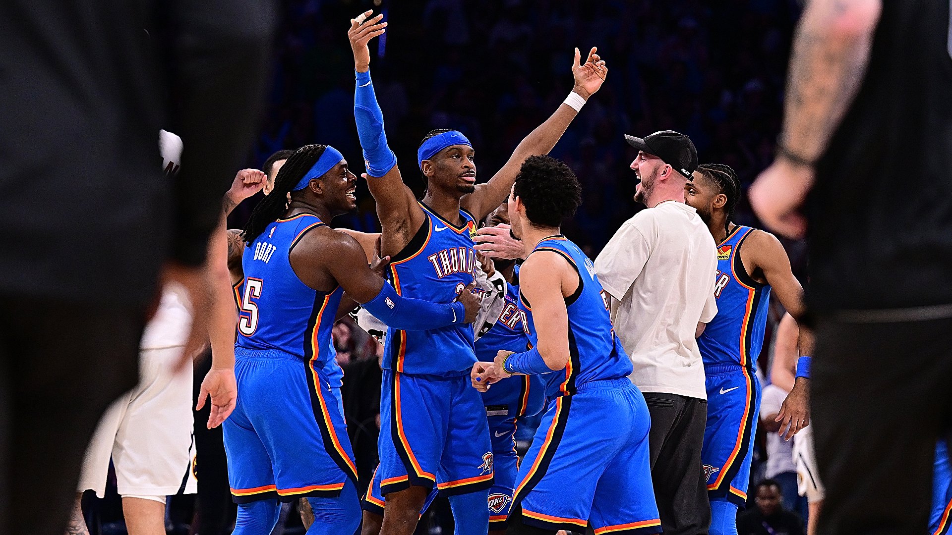 SGA ties Wilt, hits winner as Thunder edge Nuggets