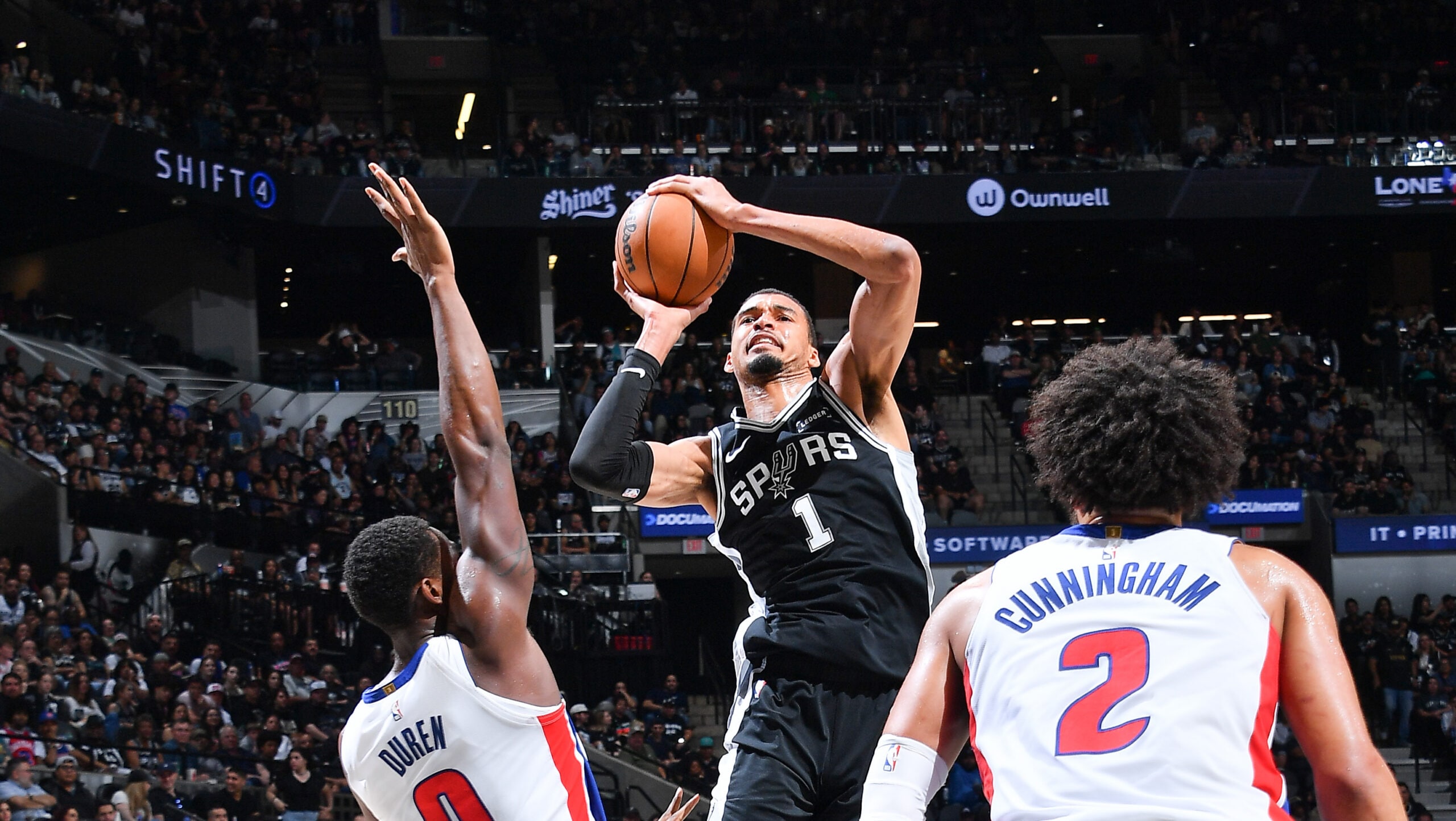 Spurs earn wire-to-wire win behind Wembanyama's 38 & 16