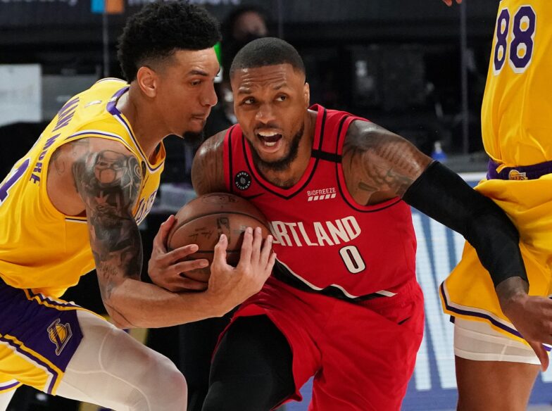 Damian Lillard exits Game 2 vs. Lakers with dislocated finger