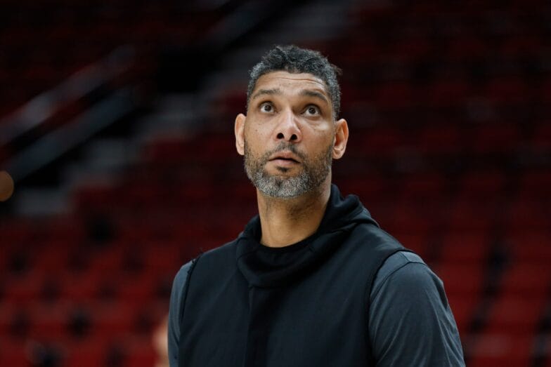 Tim Duncan not with Spurs in Orlando; focusing on Aldridge