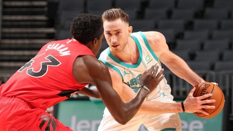 Charlotte Hornets' Gordon Hayward dealing with fractured finger