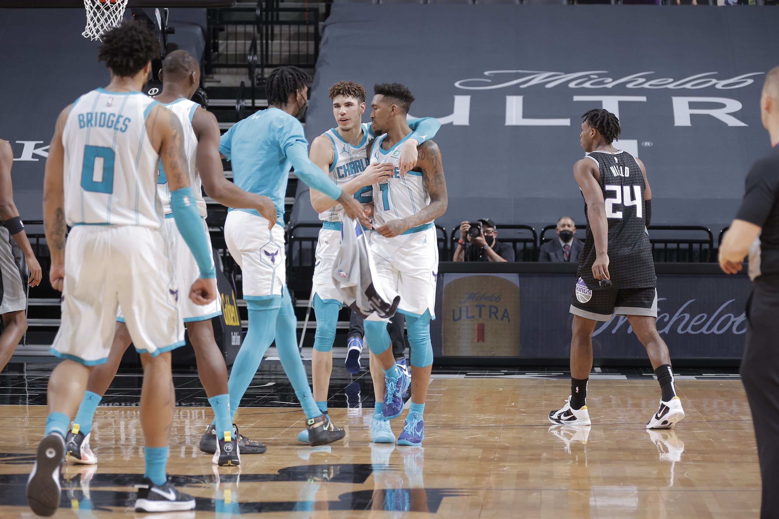 Hornets deliver painful lesson to Kings