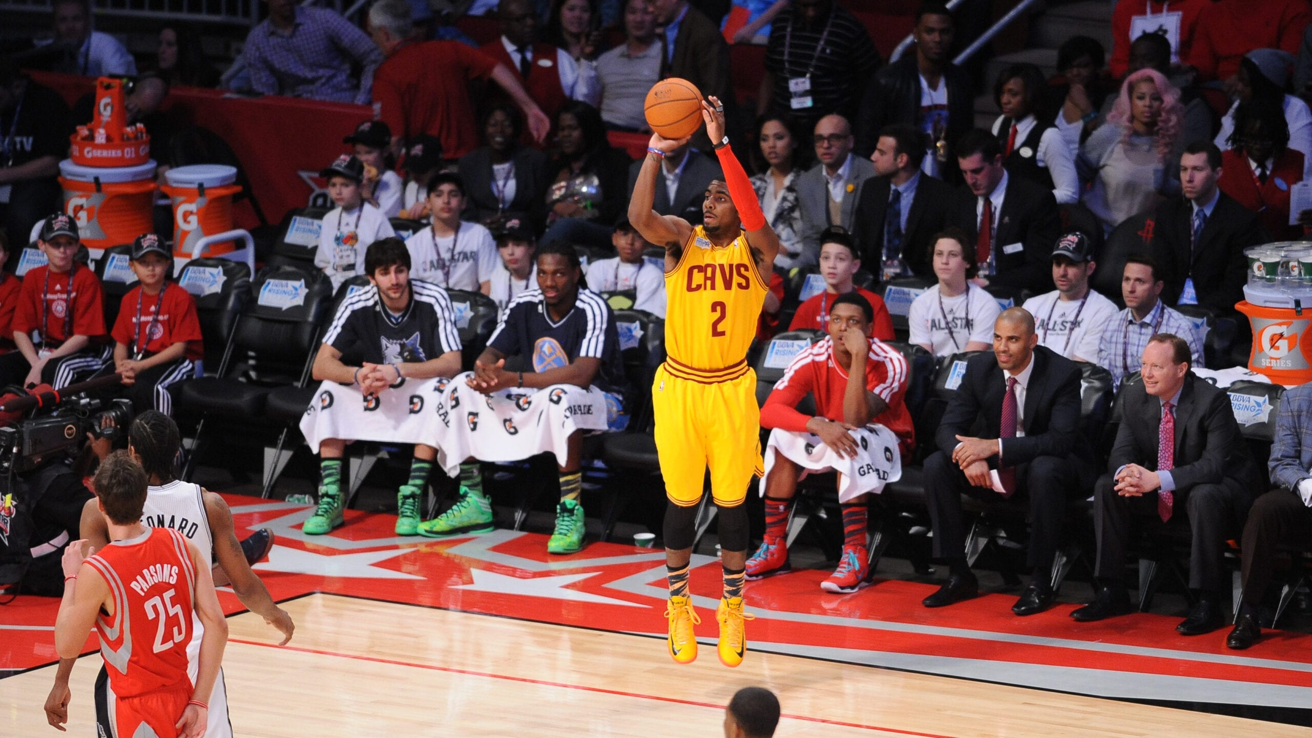 2013 Rising Stars Game: Kyrie's memorable crossover