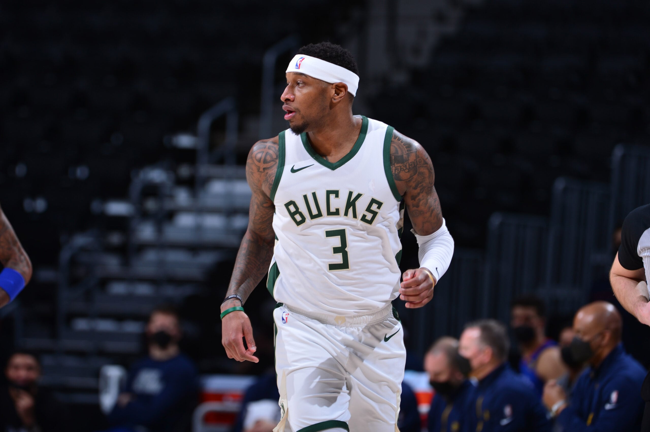 Suns officially acquire Torrey Craig in trade with Bucks | NBA.com