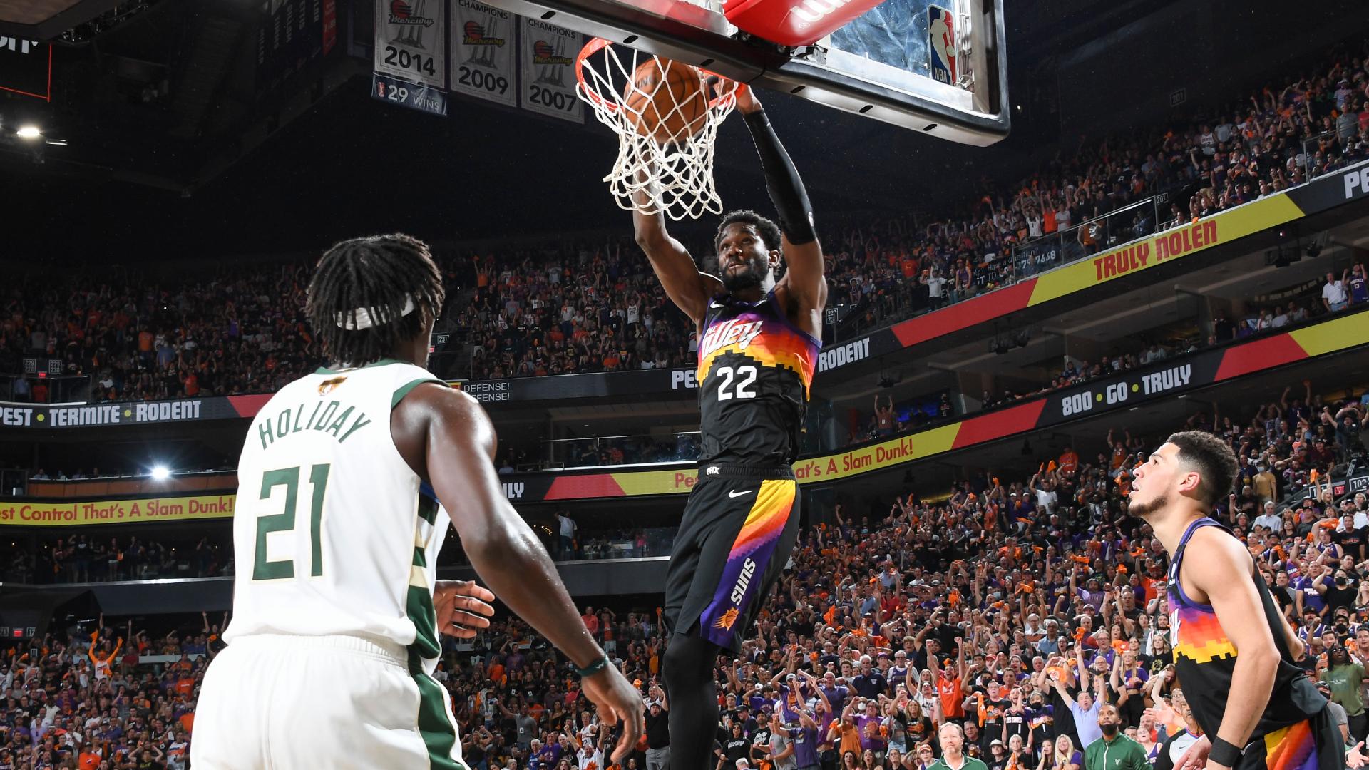 Suns grab the lead on pair of hustle plays