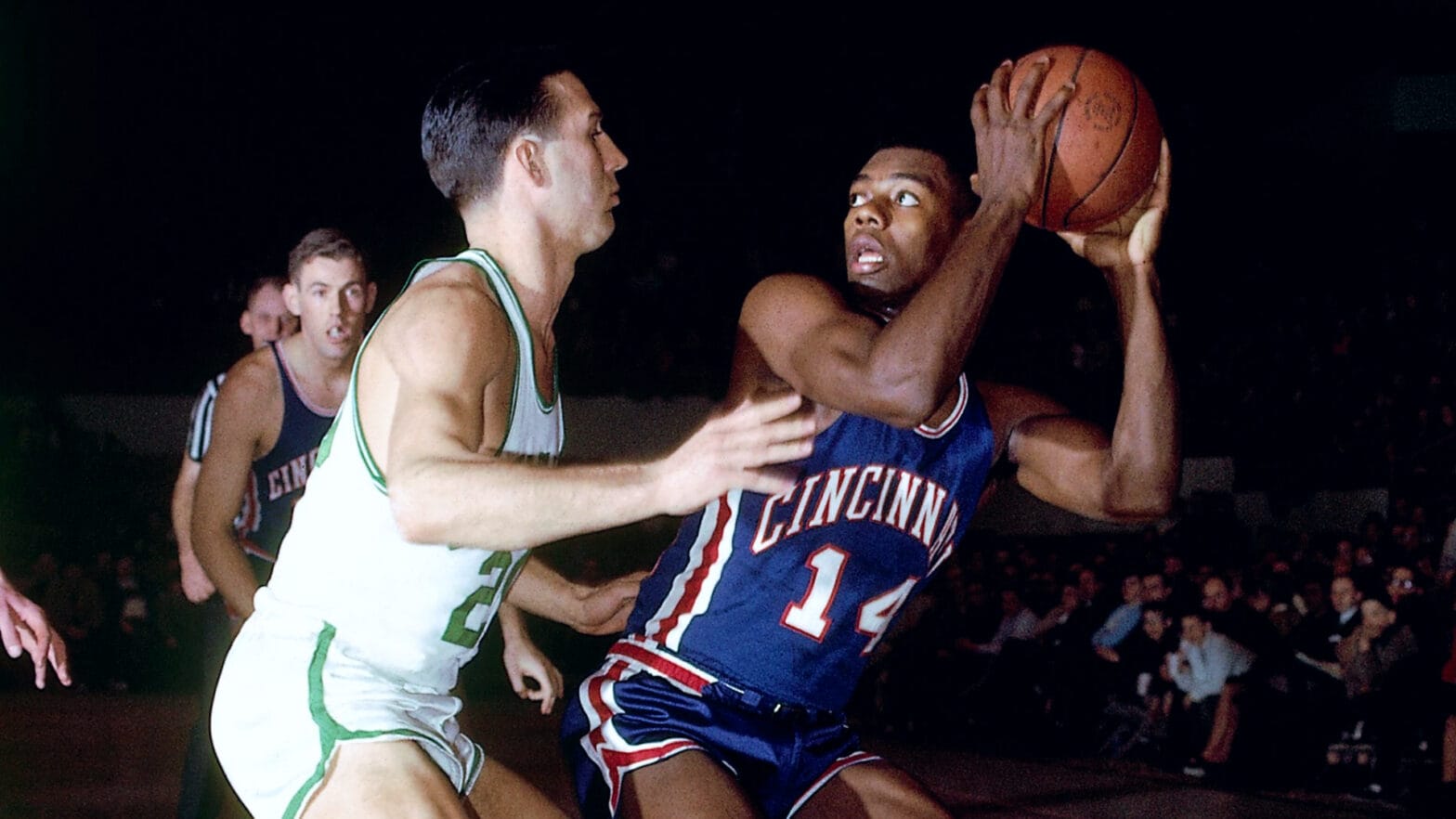 April 16, 1964: SF Warriors beat St. Louis Hawks to reach NBA Finals