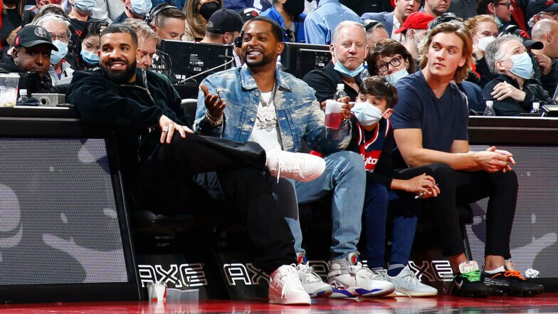 Photos: Hollywood stars, famous faces highlight opening nights | NBA.com