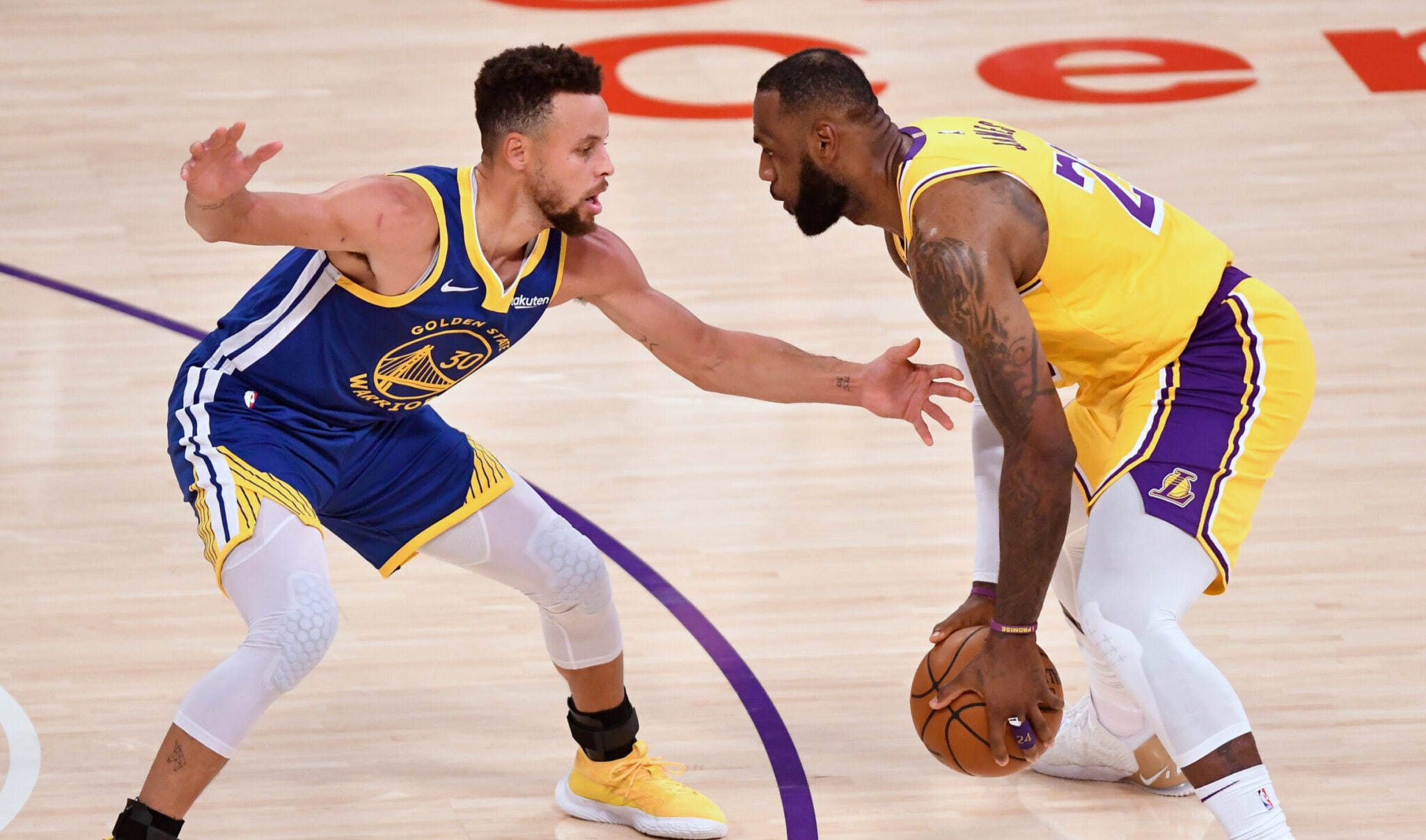 LeBron James calls Stephen Curry a 'once-in-a-lifetime basketball