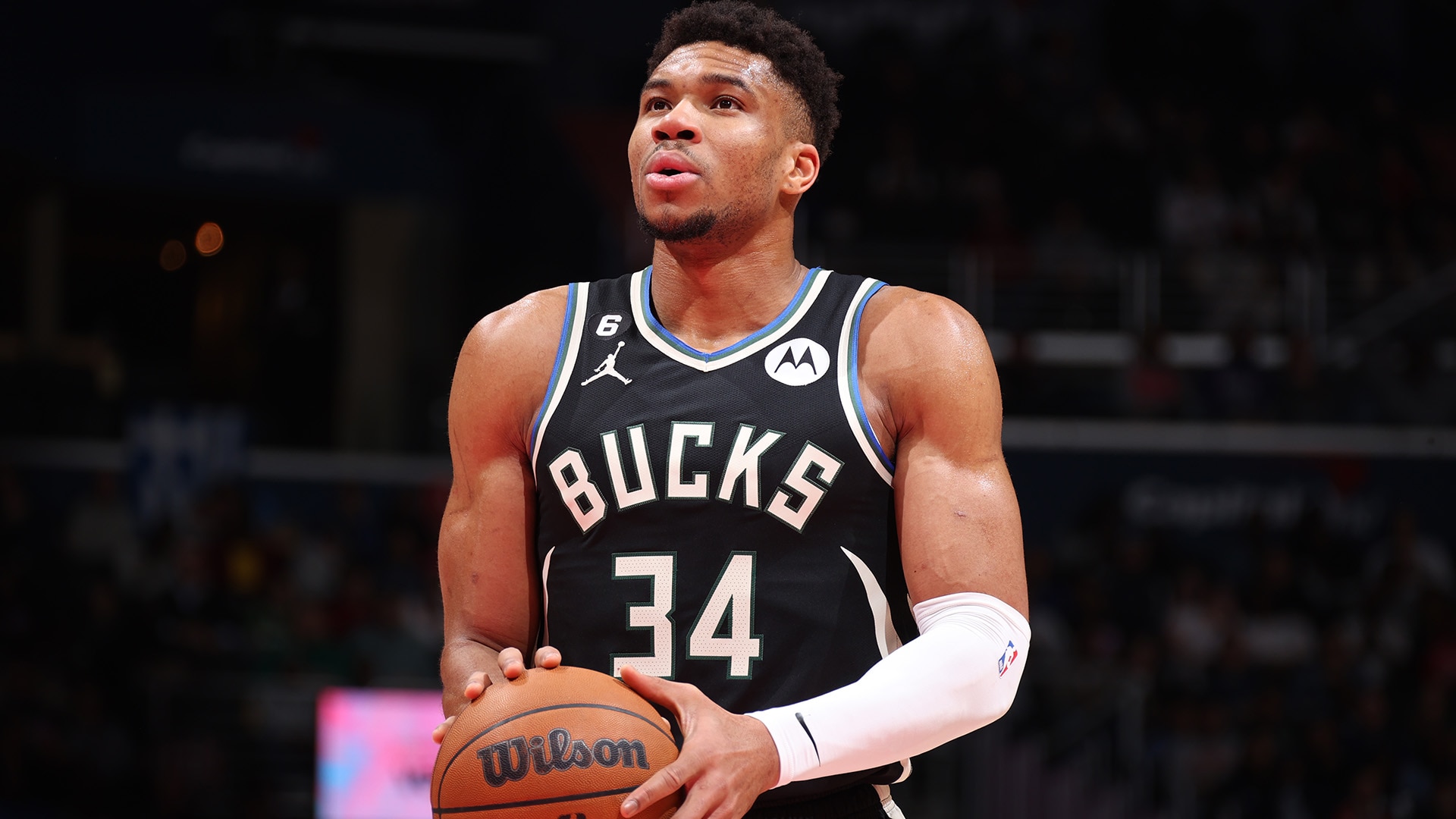 NBA rescinds Giannis Antetokounmpo's rebound after review