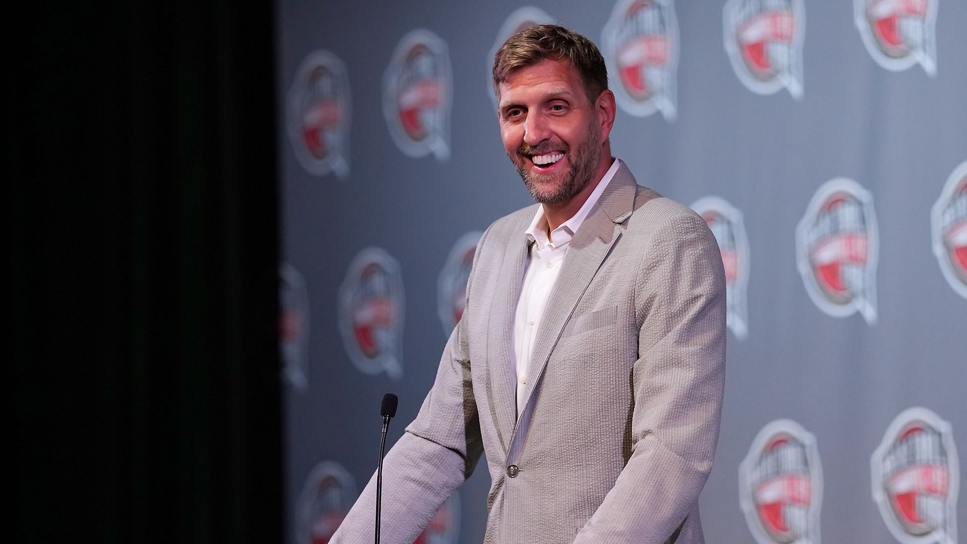 Dirk Nowitzki proud of having entire career with Mavs