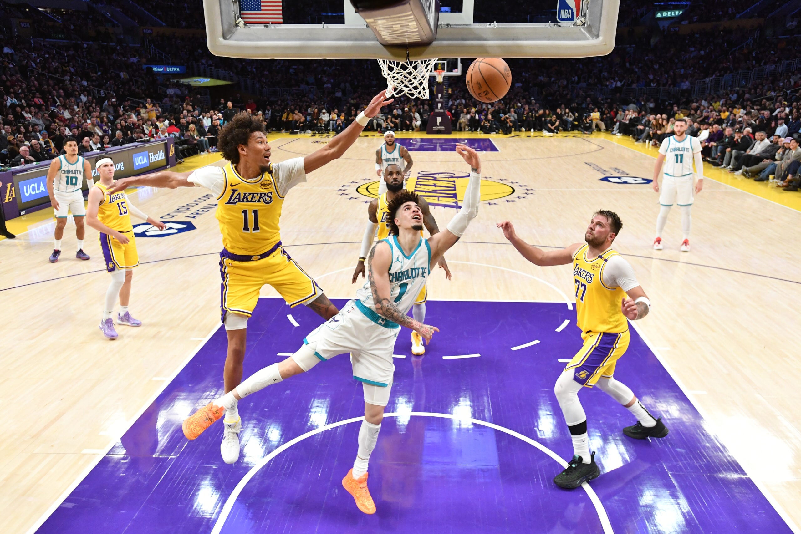 Starting 5, Feb. 20: LaMelo’s late dagger leads Hornets past Lakers, plus KD returns to Austin