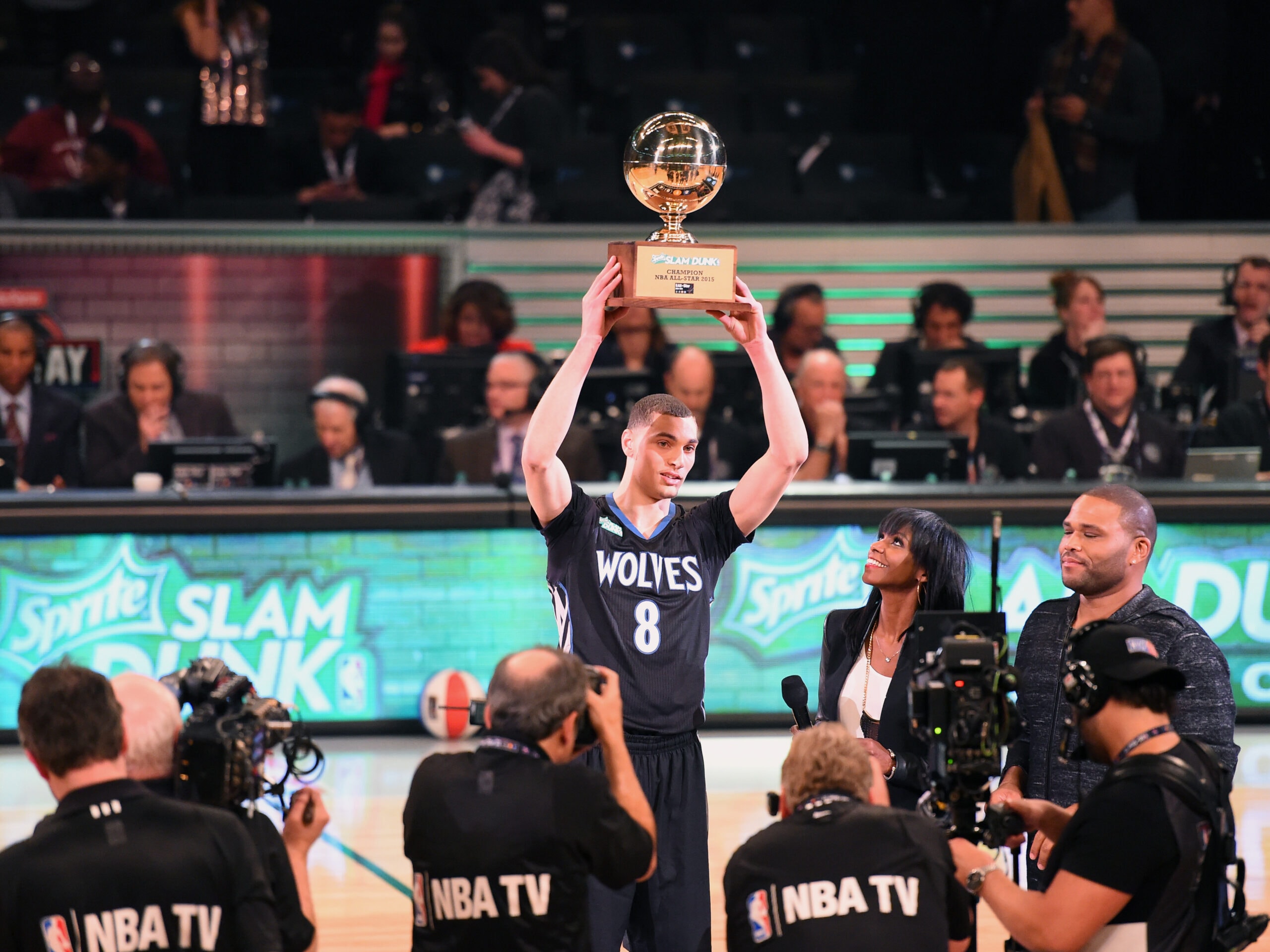 NBAHistory: Lookback at 2015 Zach LaVine Dunk Contest Win