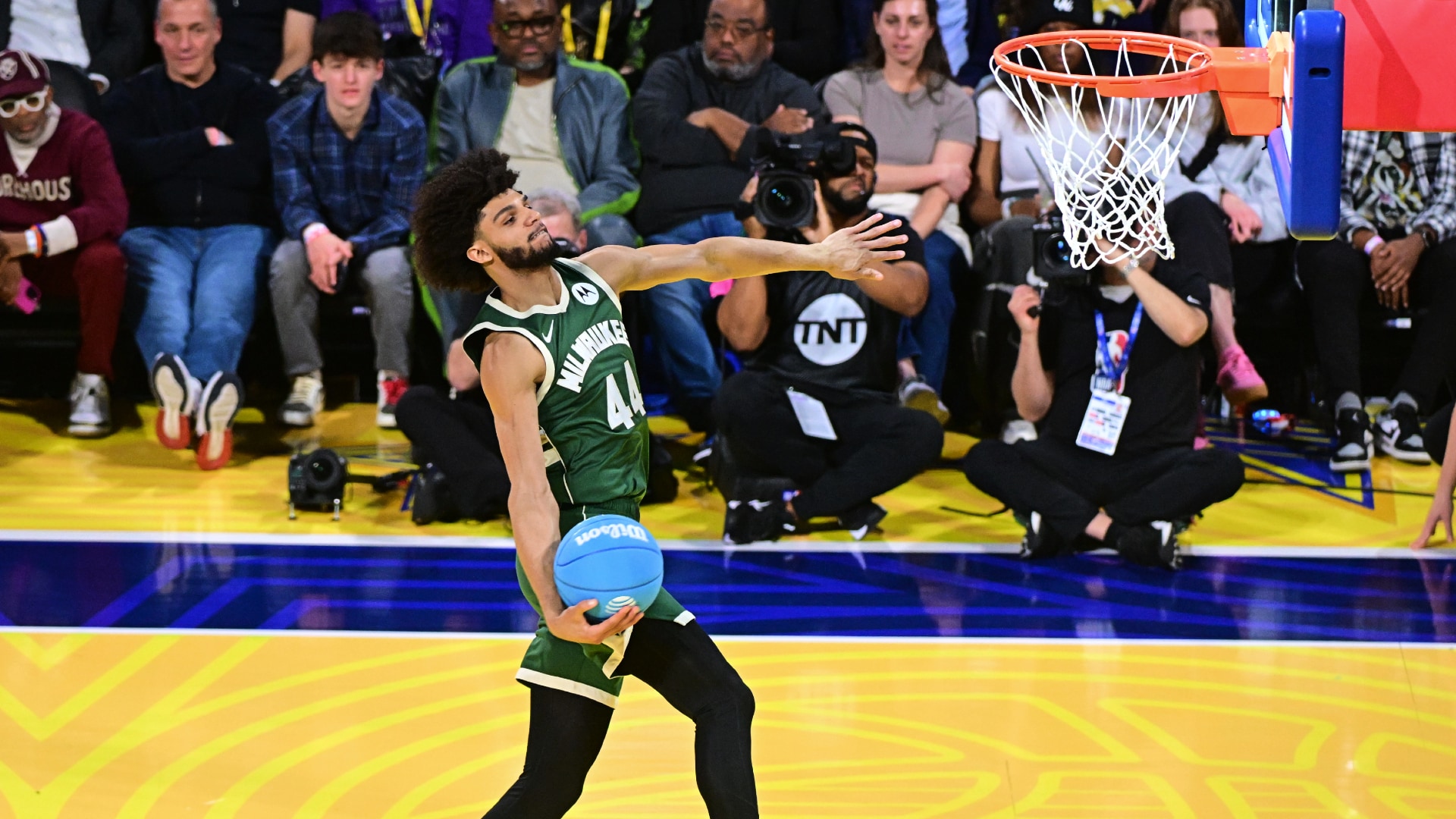 2025 AT&T Slam Dunk Contest | Andre Jackson Jr. - First Round, Dunk 2