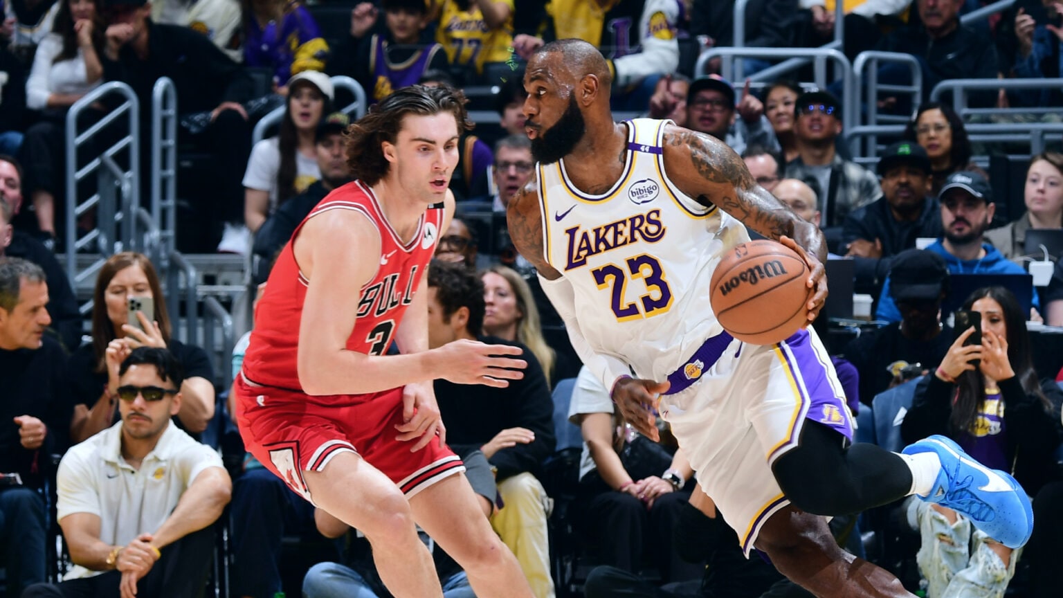 LeBron James returns from 7-game absence as Bulls dismantle Lakers ...