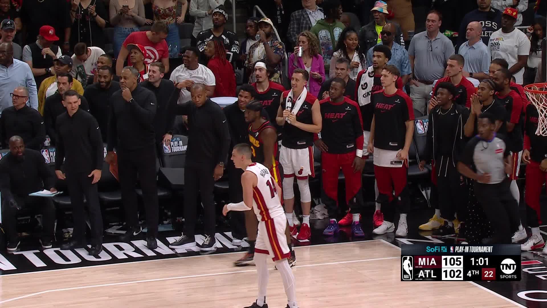 Haywood Highsmith somehow makes this crazy tip-in