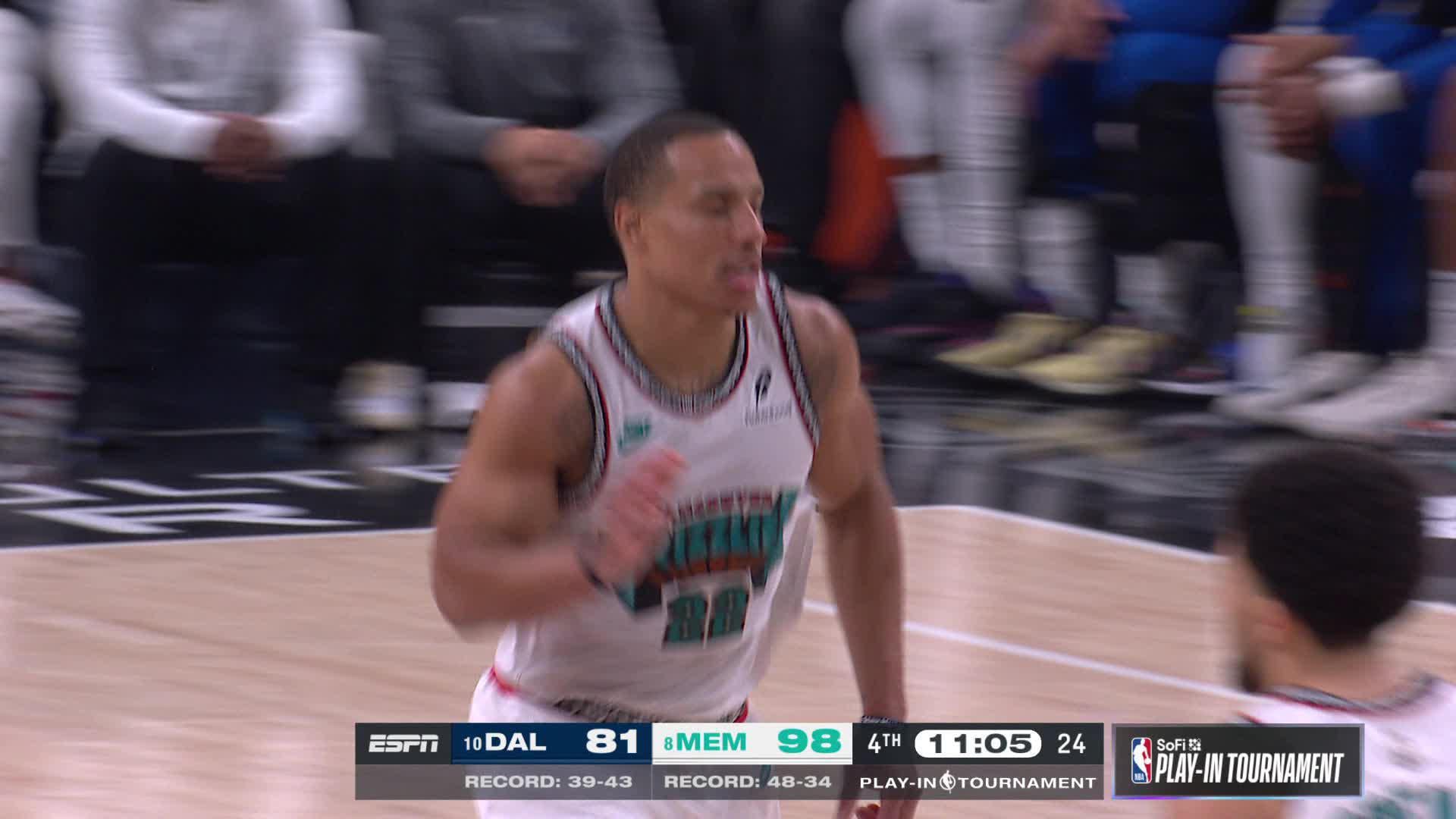 Desmond Bane goes right to the rack in the 4th Quarter
