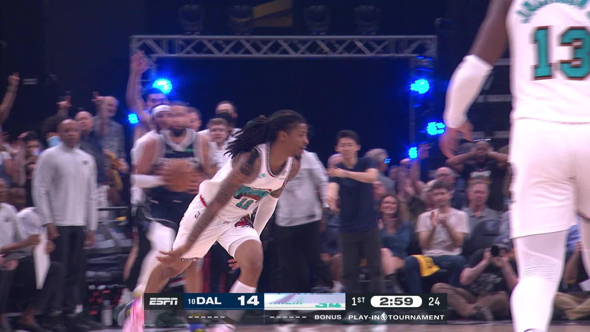 Ja Morant drains the 3 and celebrates