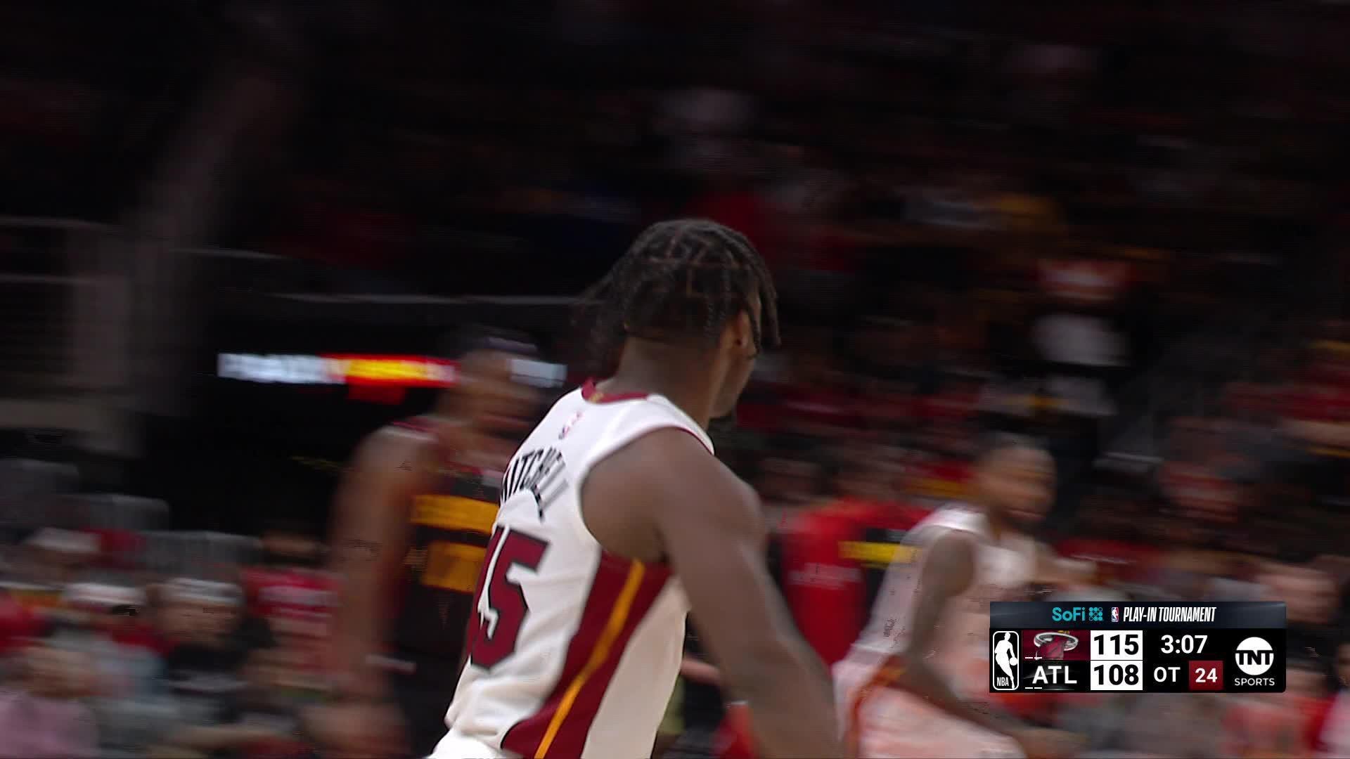 The Hawks and Heat trading shots in Overtime
