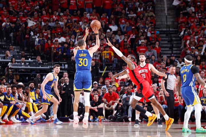 Stephen Curry over Jalen Green