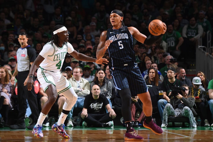 Paolo Banchero against Jrue Holiday