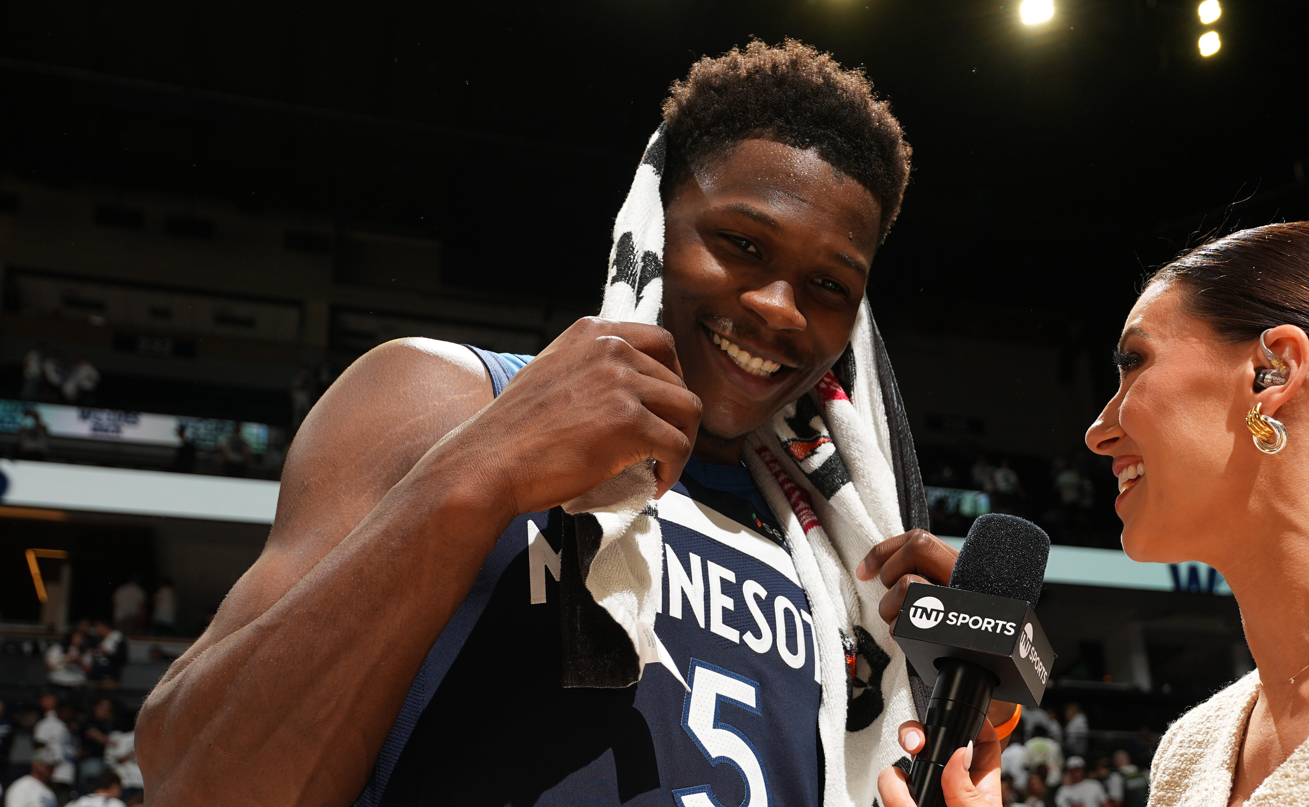 Starting 5, May 9: Wolves tie series, two crucial game 3s tonight